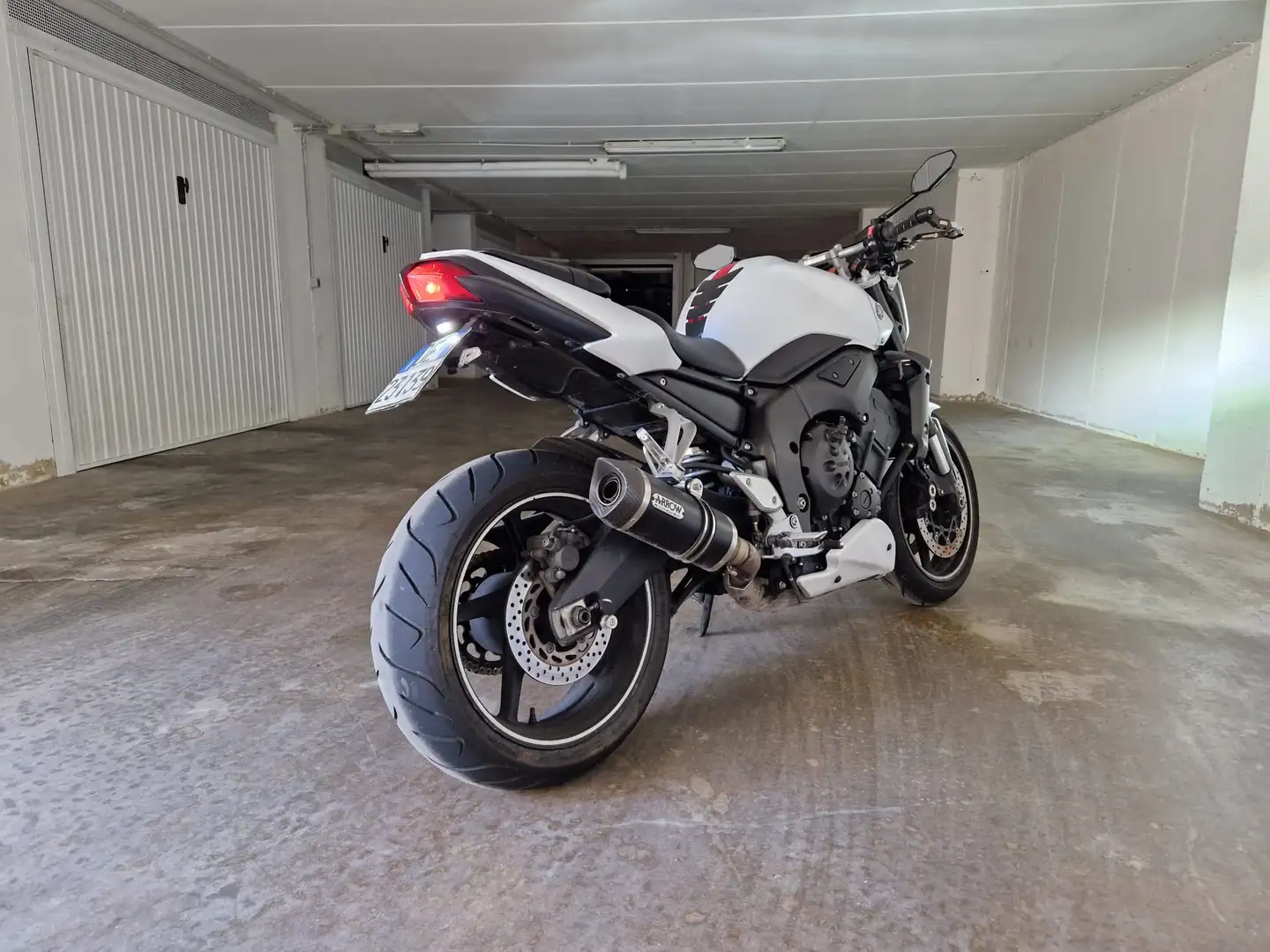 Yamaha FZ 1 Naked Blanco - 1