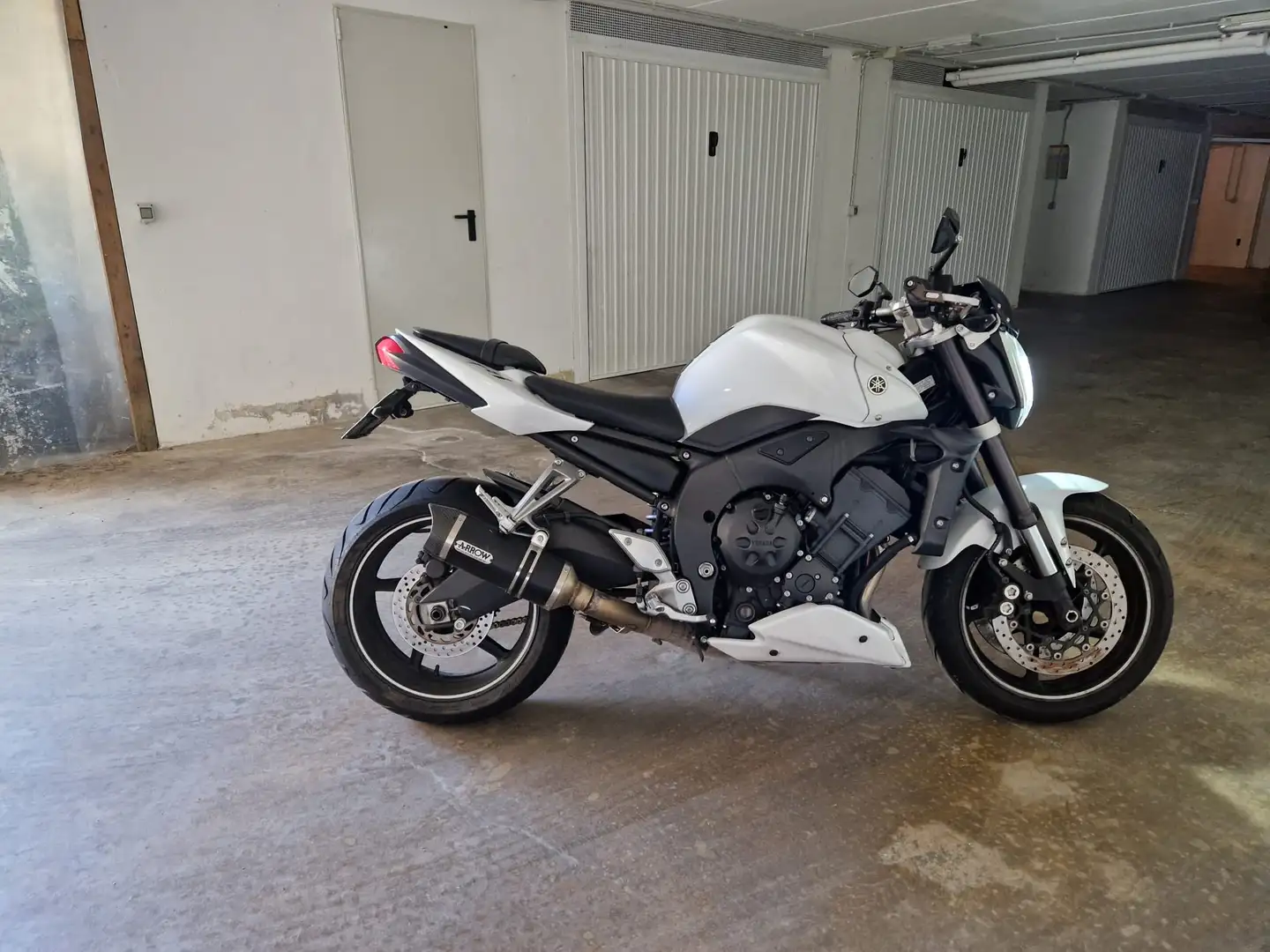 Yamaha FZ 1 Naked Weiß - 2