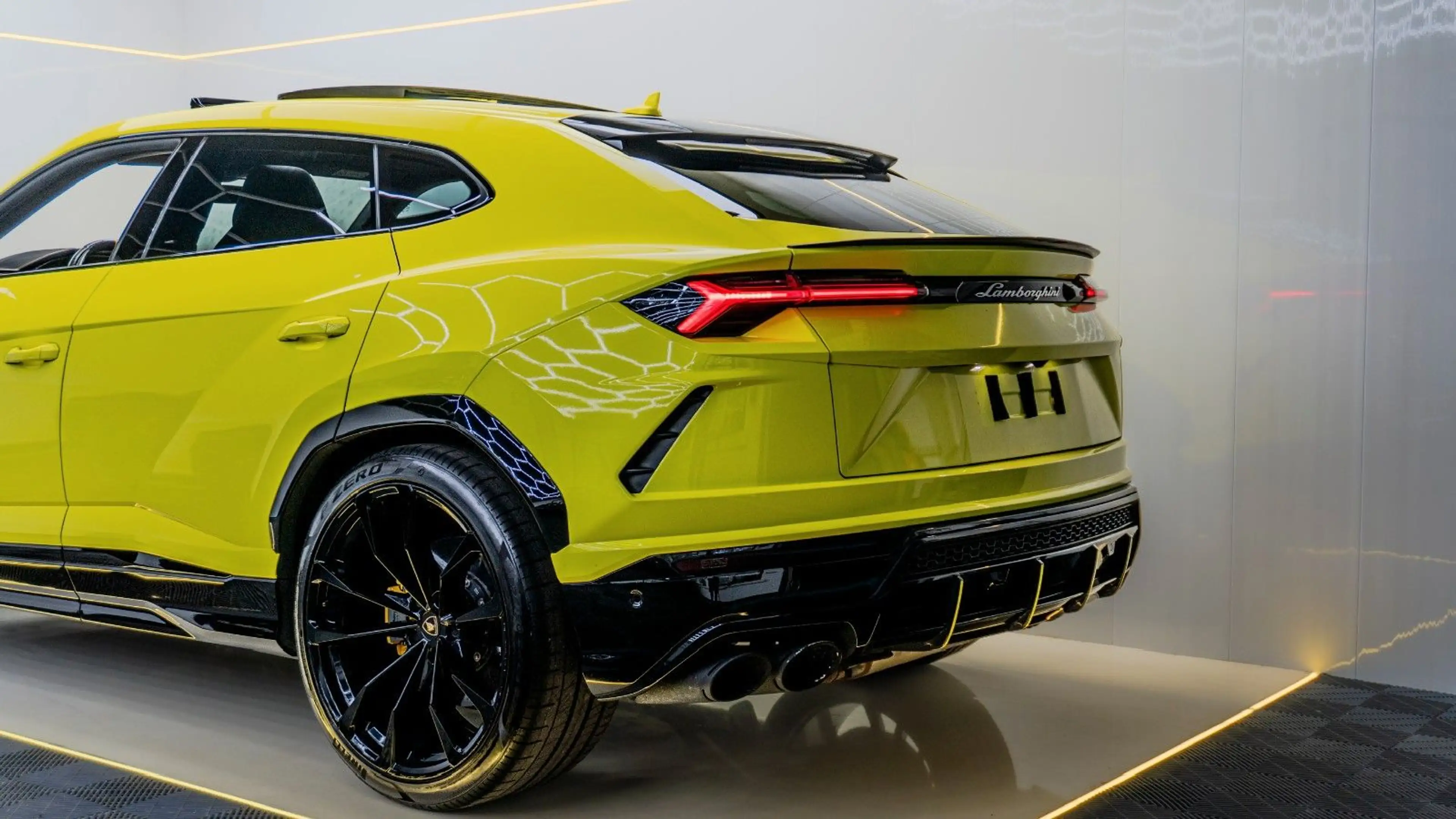 Lamborghini Urus URUS 4.0 V8 CARBON/PANO/360/HUD/23*/ALCANTARA — photo 11