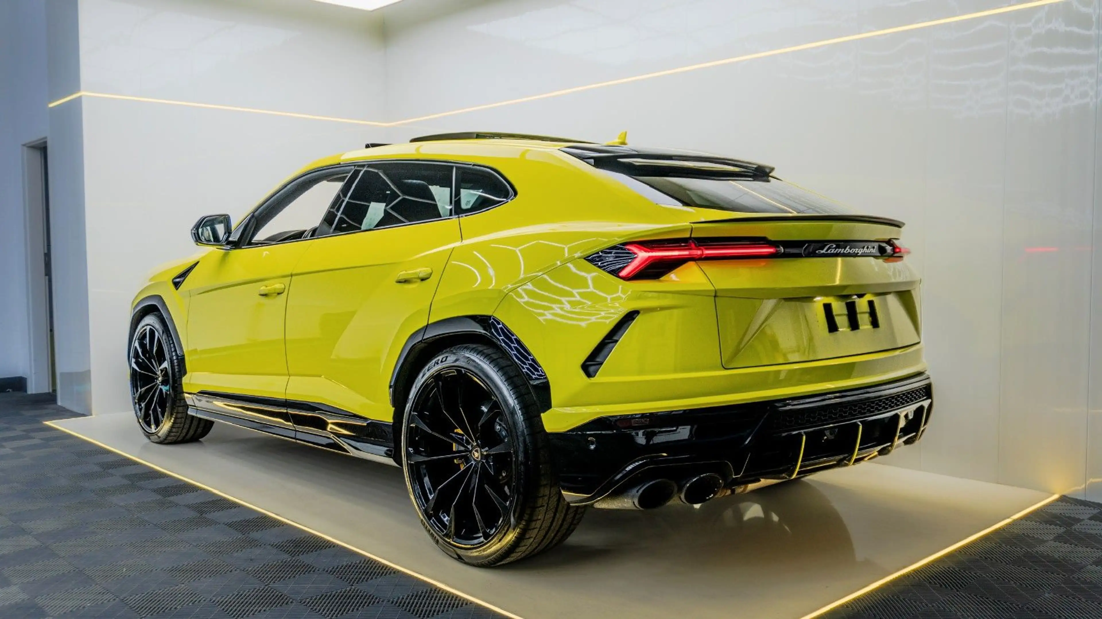 Lamborghini Urus URUS 4.0 V8 CARBON/PANO/360/HUD/23*/ALCANTARA — photo 2