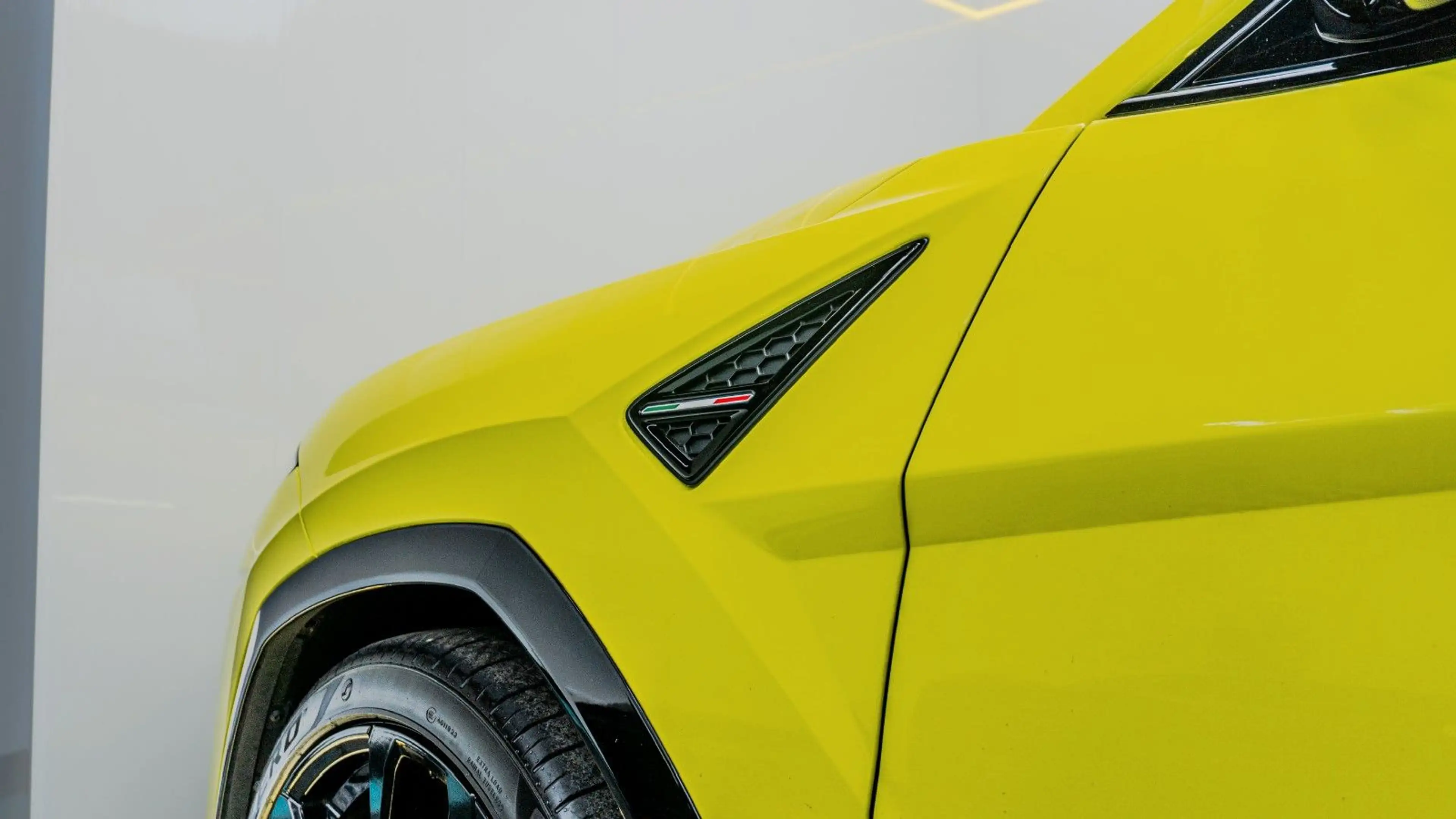 Lamborghini Urus URUS 4.0 V8 CARBON/PANO/360/HUD/23*/ALCANTARA — photo 13