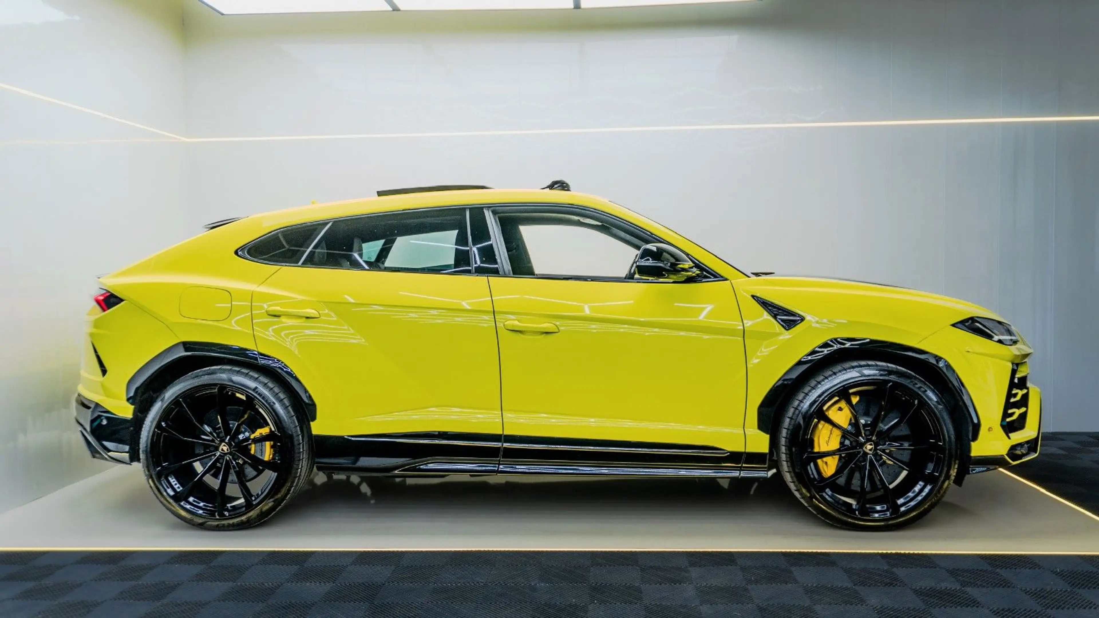 Lamborghini Urus URUS 4.0 V8 CARBON/PANO/360/HUD/23*/ALCANTARA — photo 3