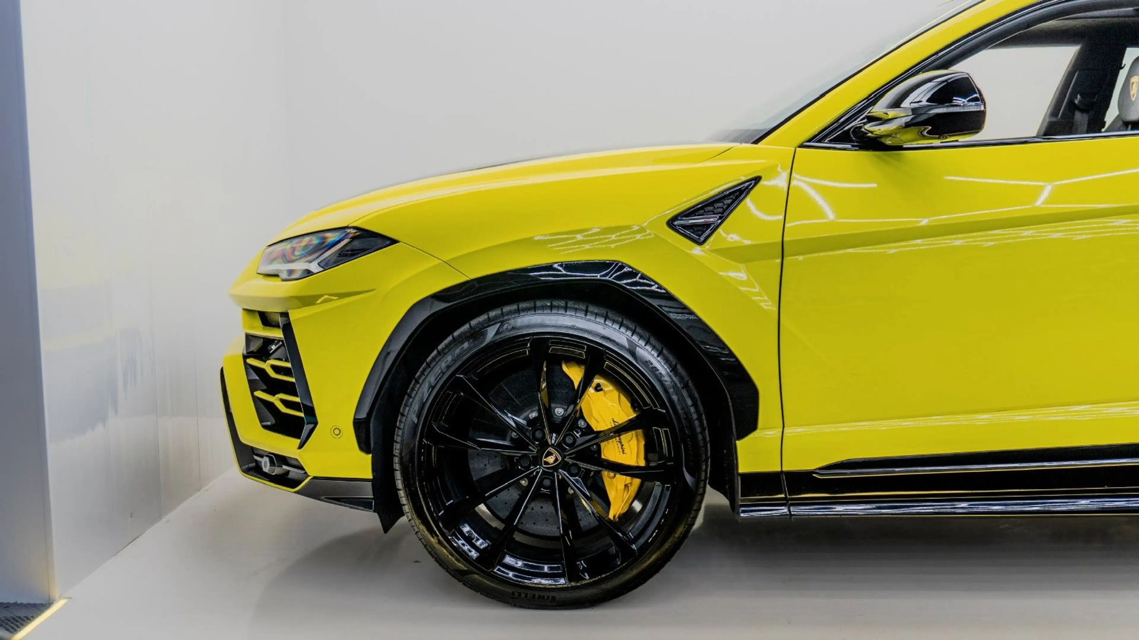 Lamborghini Urus URUS 4.0 V8 CARBON/PANO/360/HUD/23*/ALCANTARA — photo 6