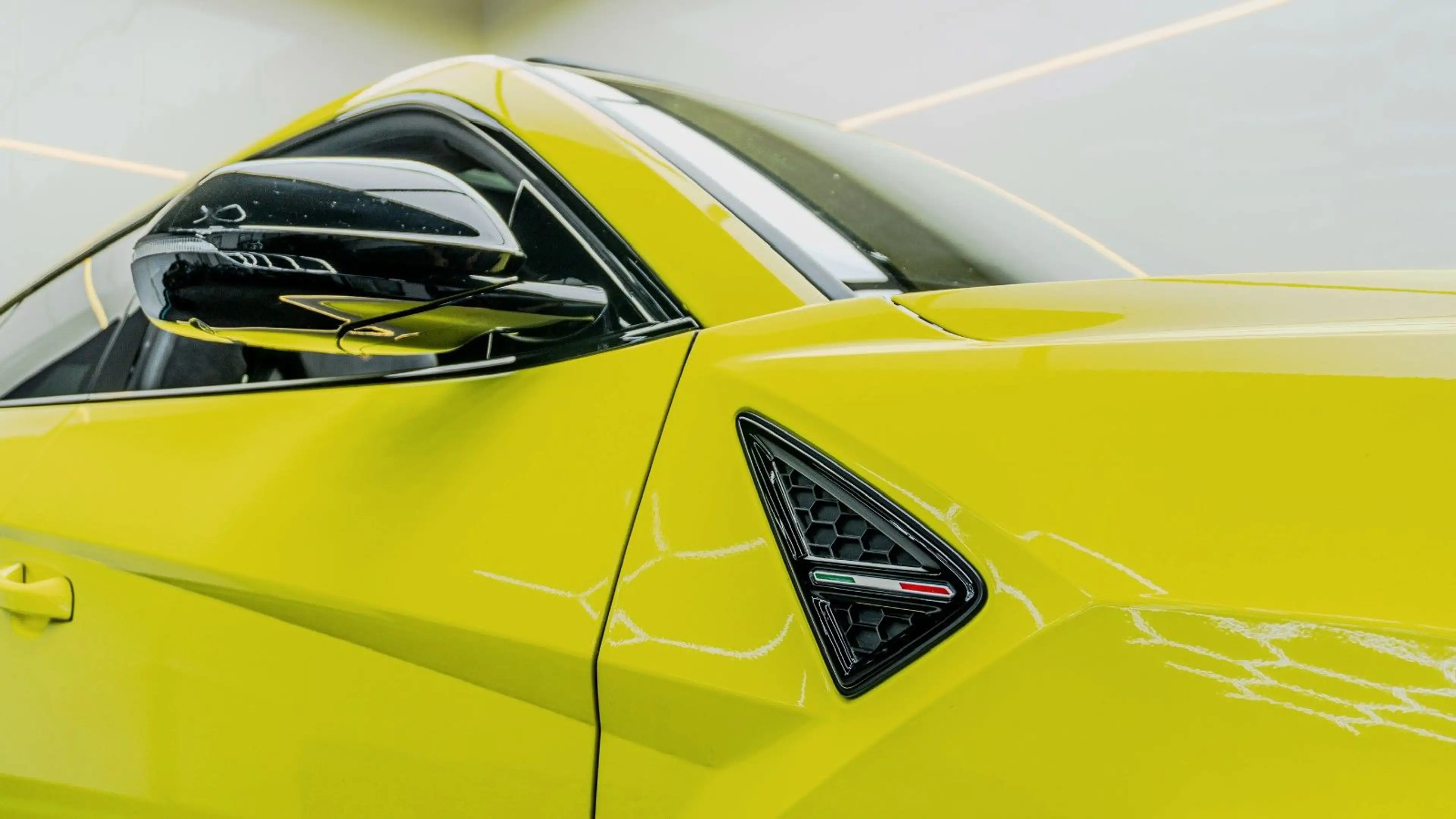Lamborghini Urus URUS 4.0 V8 CARBON/PANO/360/HUD/23*/ALCANTARA — photo 15