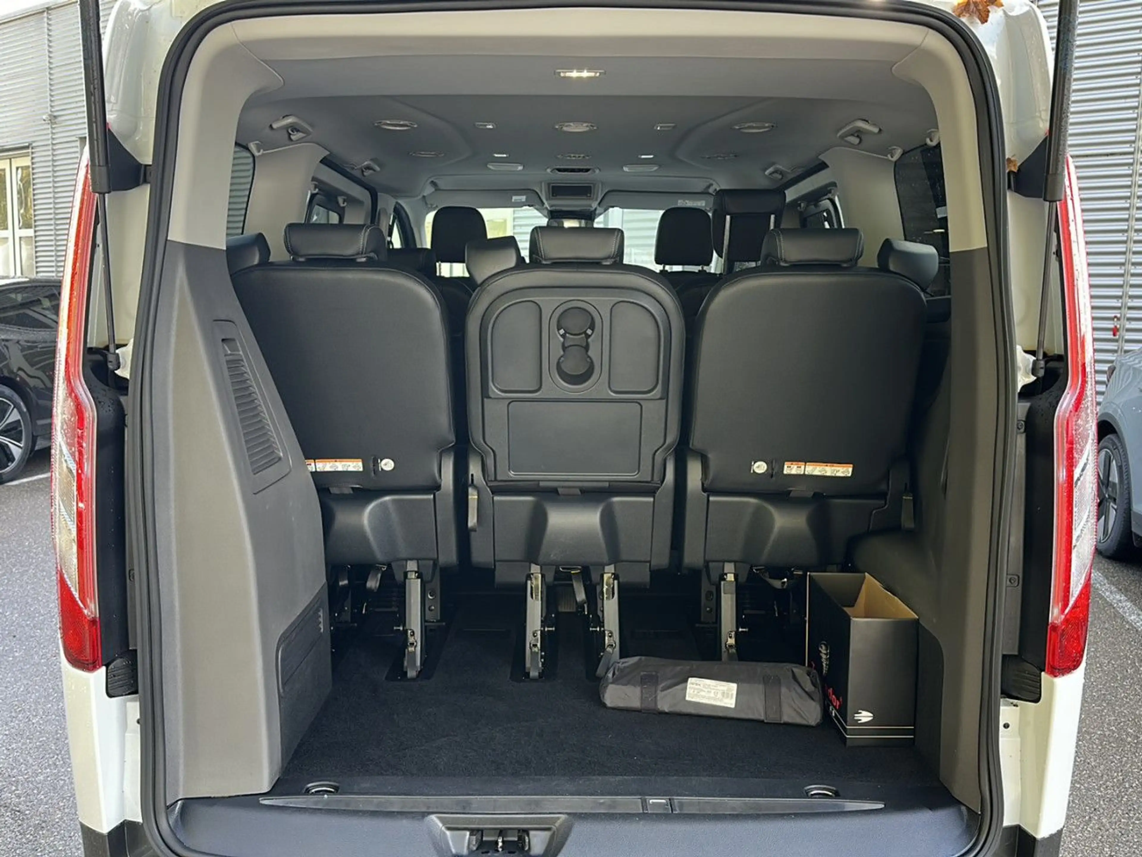 Ford Tourneo Custom 320 L1 Tourneo Active Automatik — photo 25