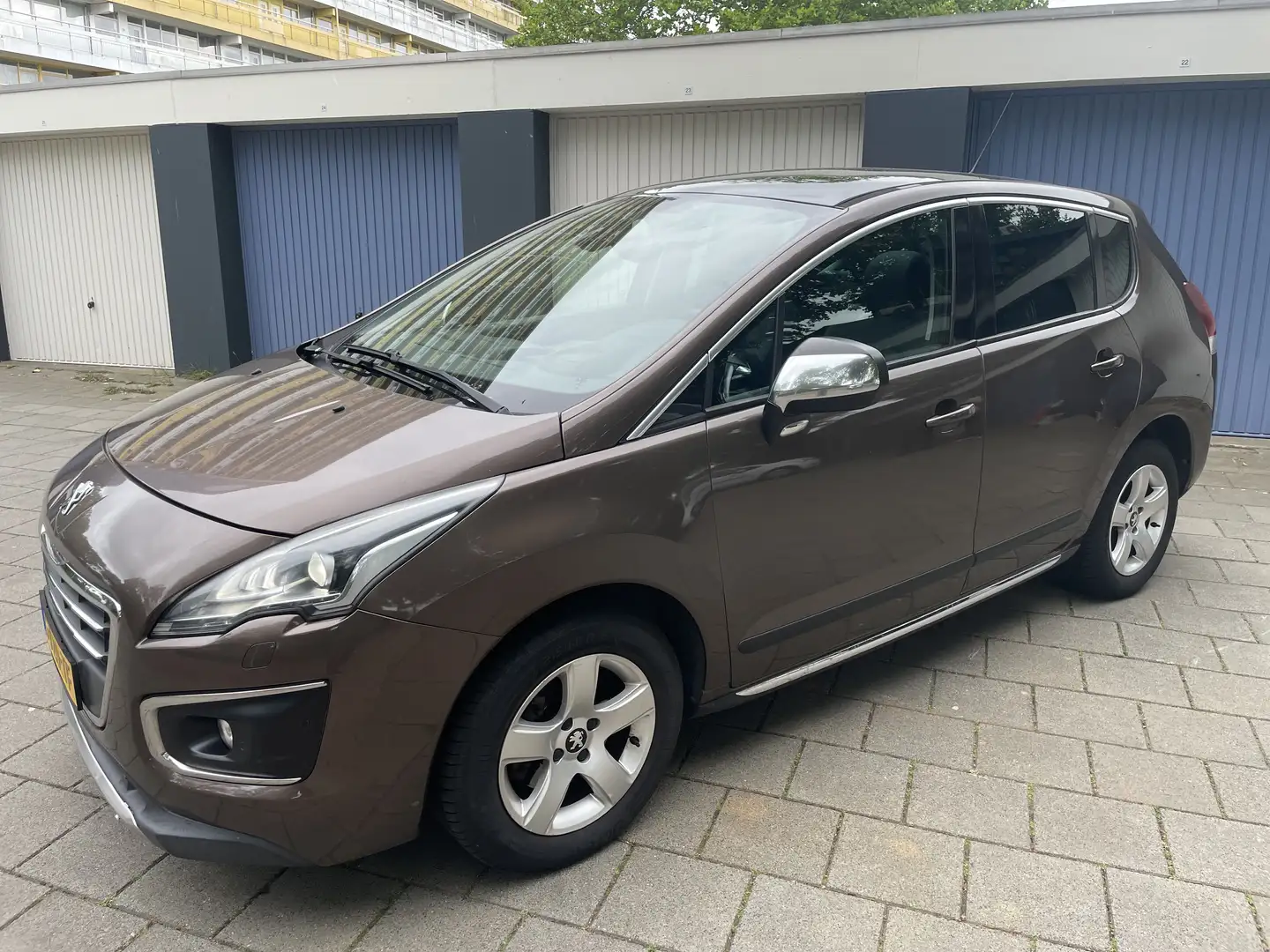 Peugeot 3008 1.6 THP Crossway Nap Pano/Navi/ Airco/Halfleder Bruin - 1