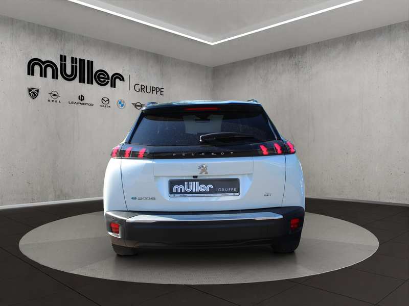 Peugeot e-2008 GT — photo 5