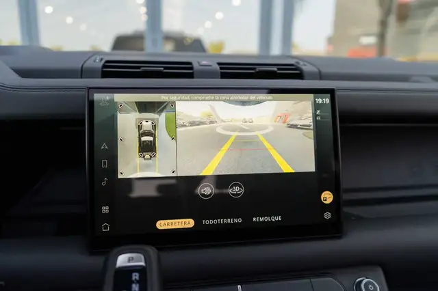 Land Rover Defender view 13