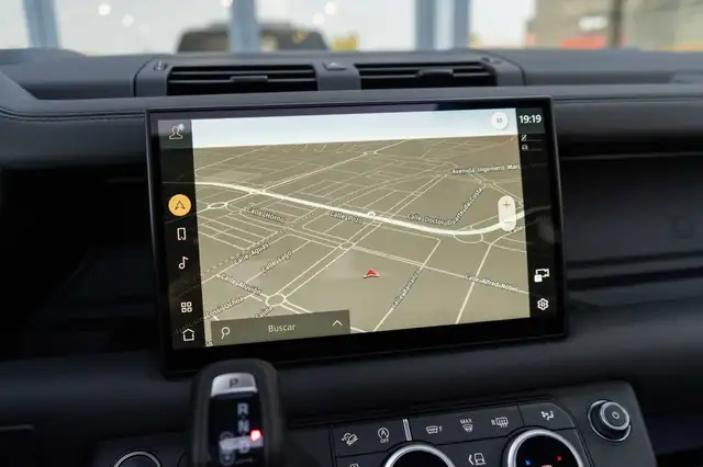 Land Rover Defender view 12