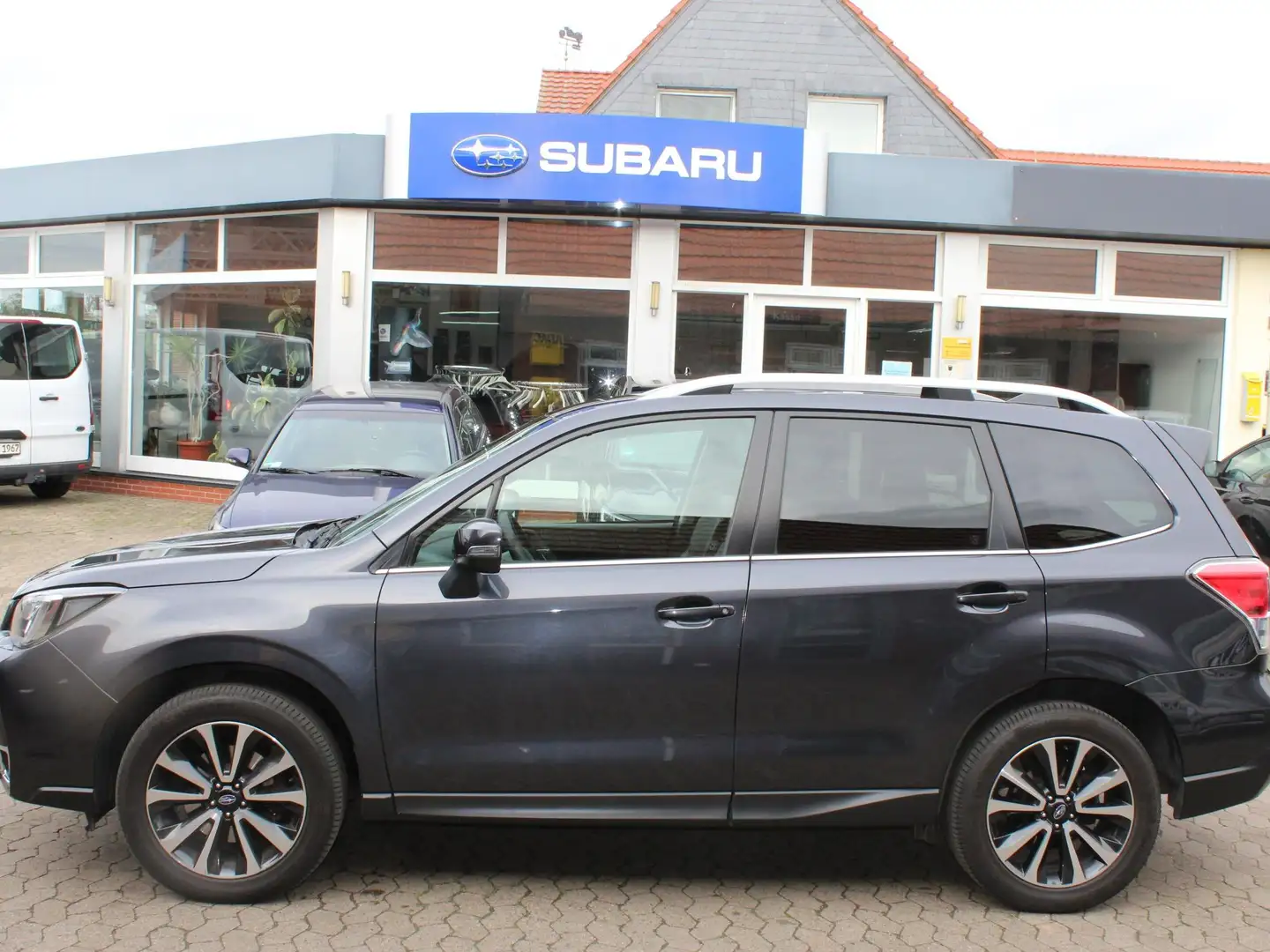 Subaru Forester Sport inkl. Winterräder + AHK Grau - 1