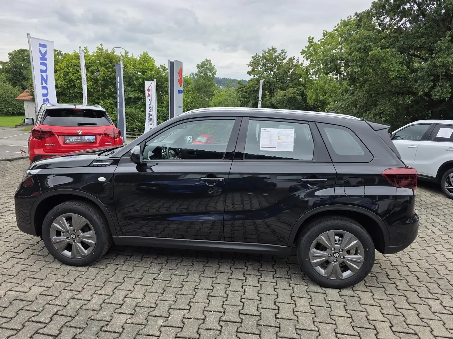 Suzuki Vitara Vitara 1.4 Club | NAVI | LED| Sofort verfügbar Black - 2