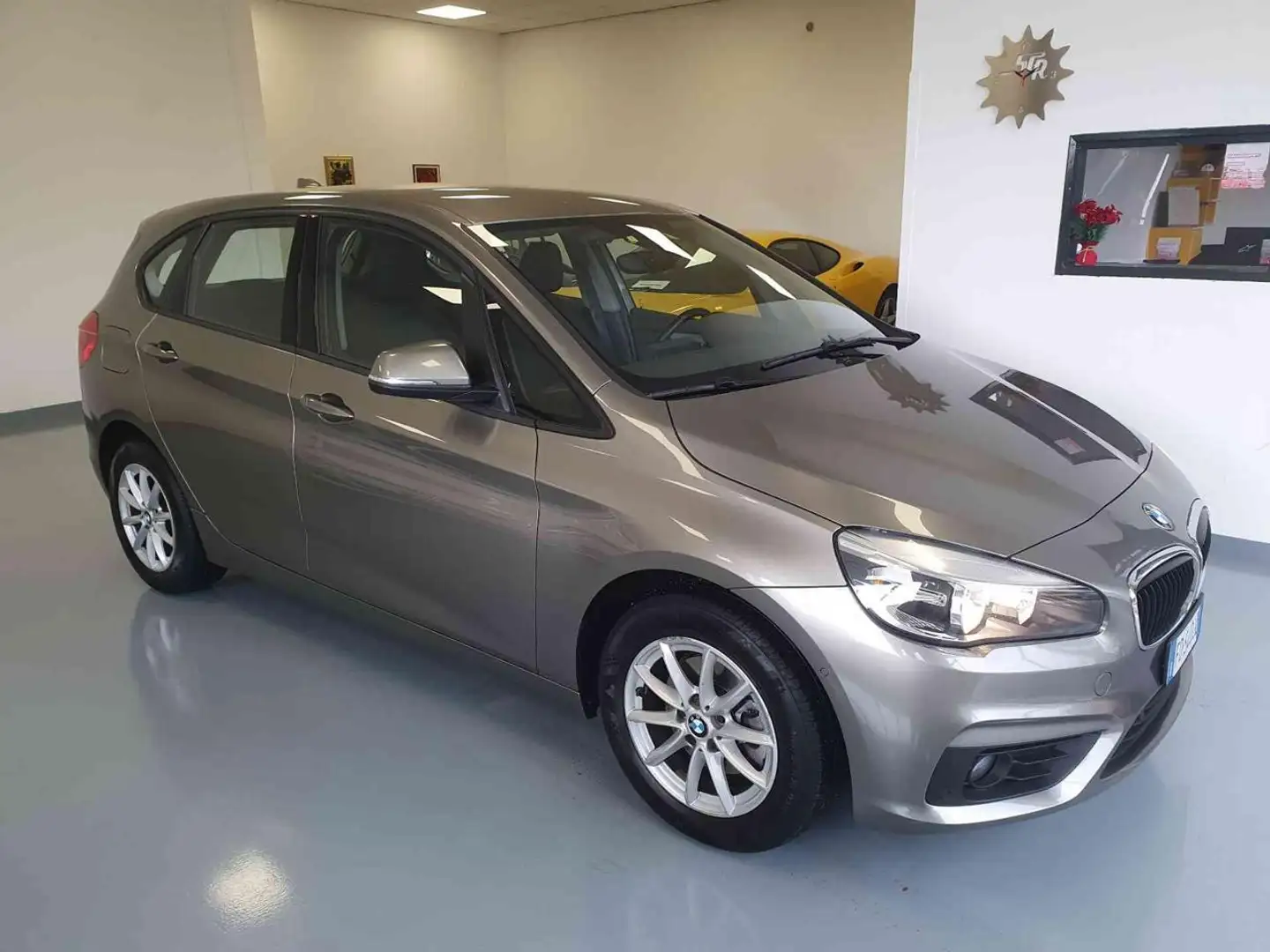 BMW 216 d Active Tourer Grijs - 2
