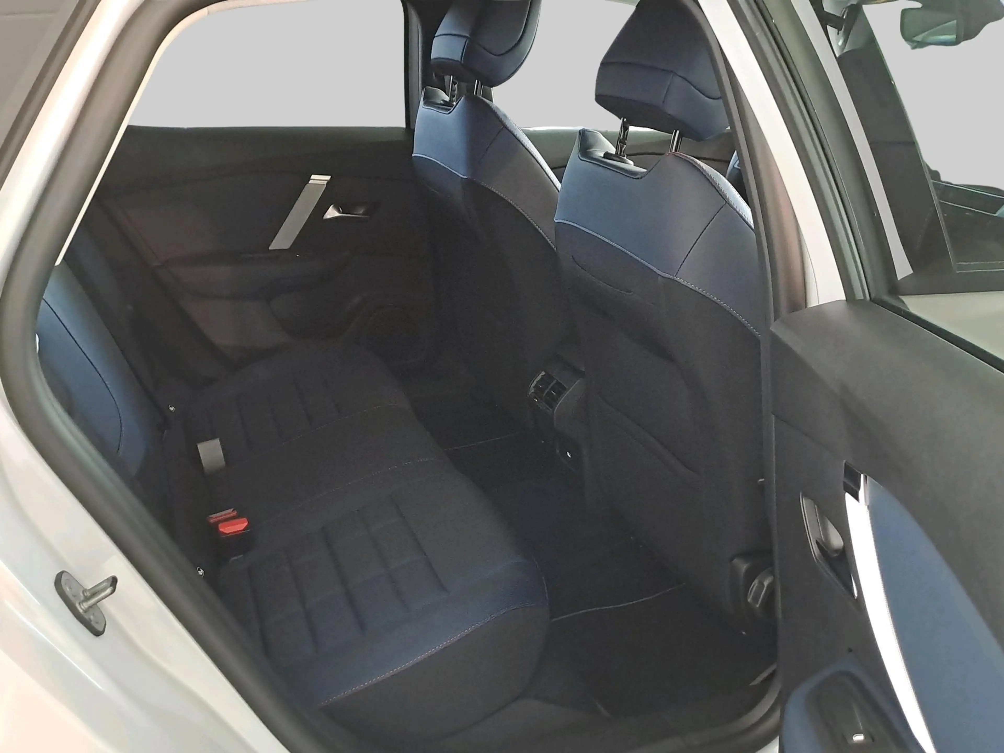 Citroen E-C4 Electric Collection - Elektrisch | Achteruitrijcamera met T — photo 15