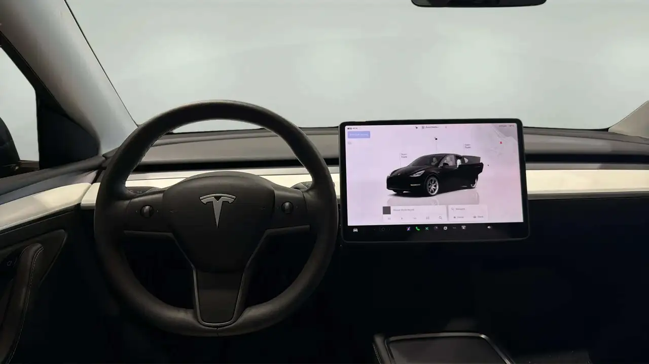 Tesla Model Y photo Tesla Model Y
