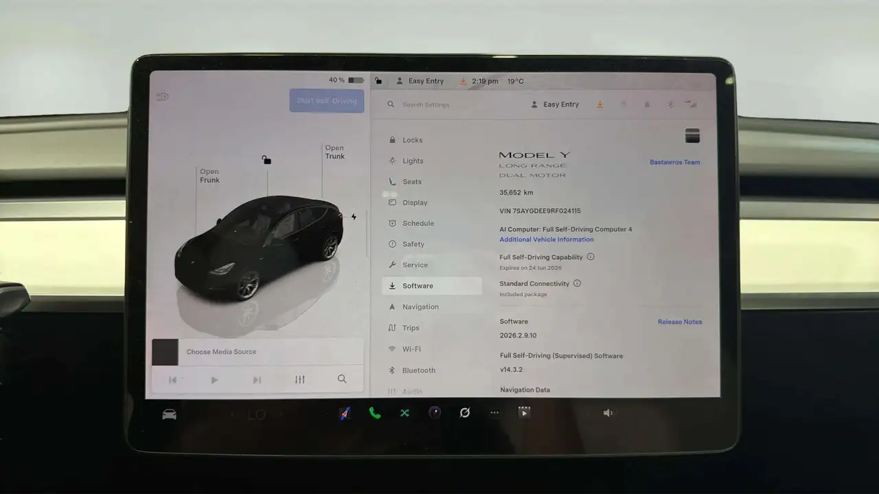 Tesla Model Y photo Tesla Model Y