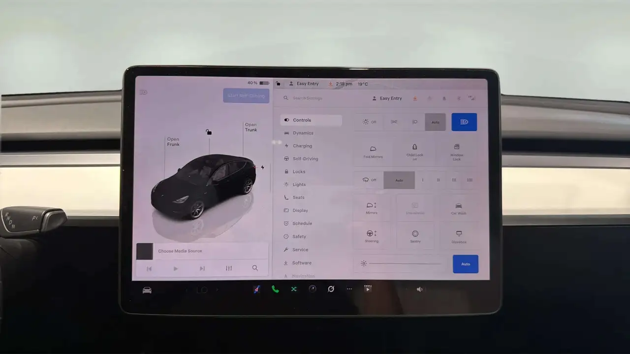 Tesla Model Y photo Tesla Model Y