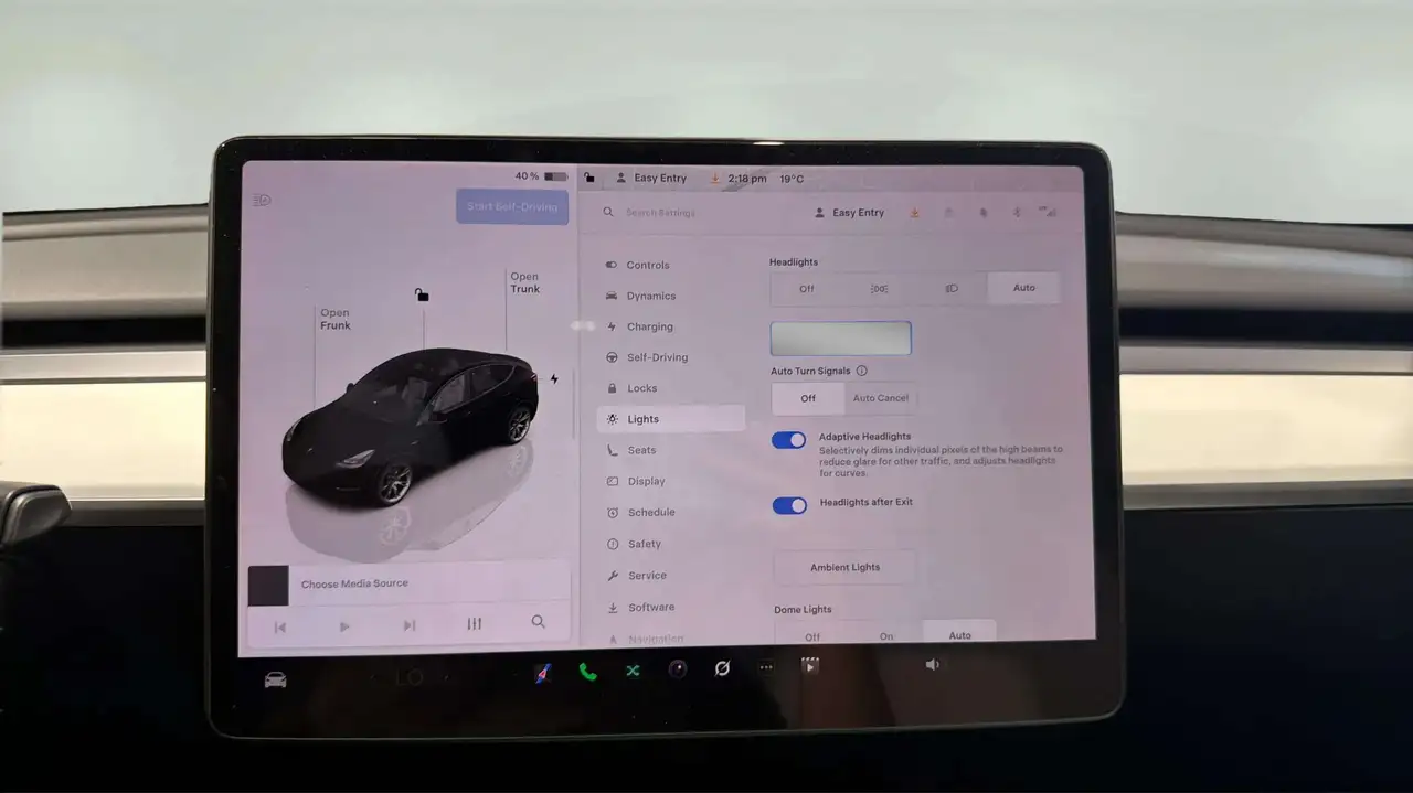 Tesla Model Y photo Tesla Model Y
