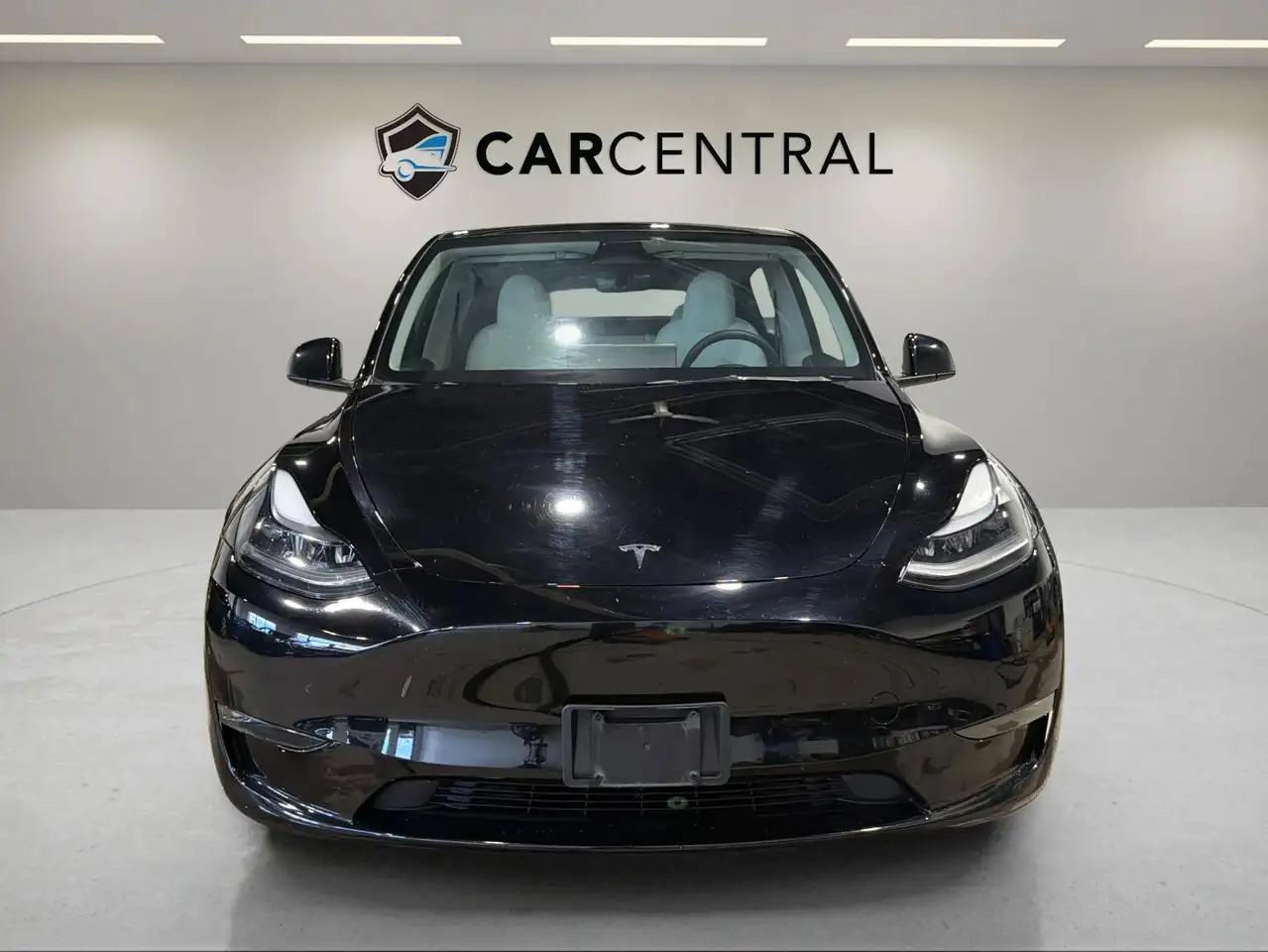 Tesla Model Y photo Tesla Model Y