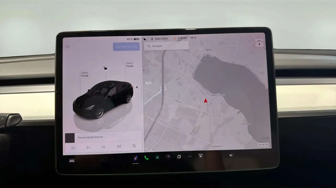Tesla Model Y photo Tesla Model Y
