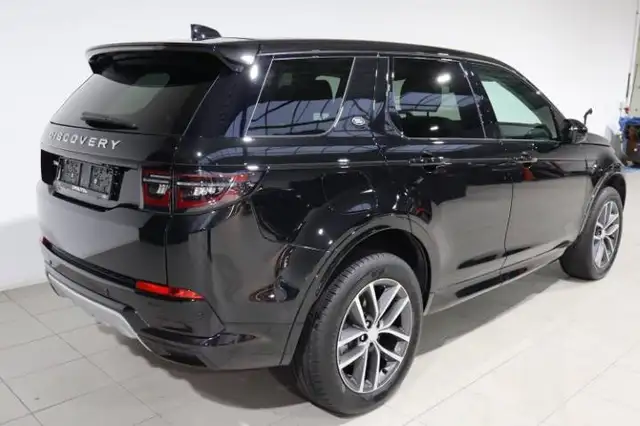 Land Rover Discovery Sport view 7