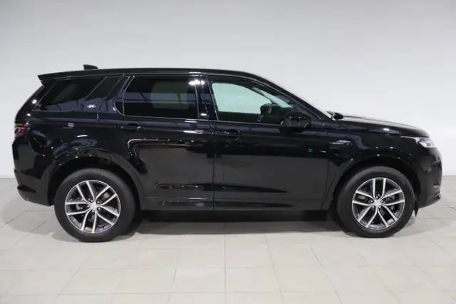 Land Rover Discovery Sport view 6