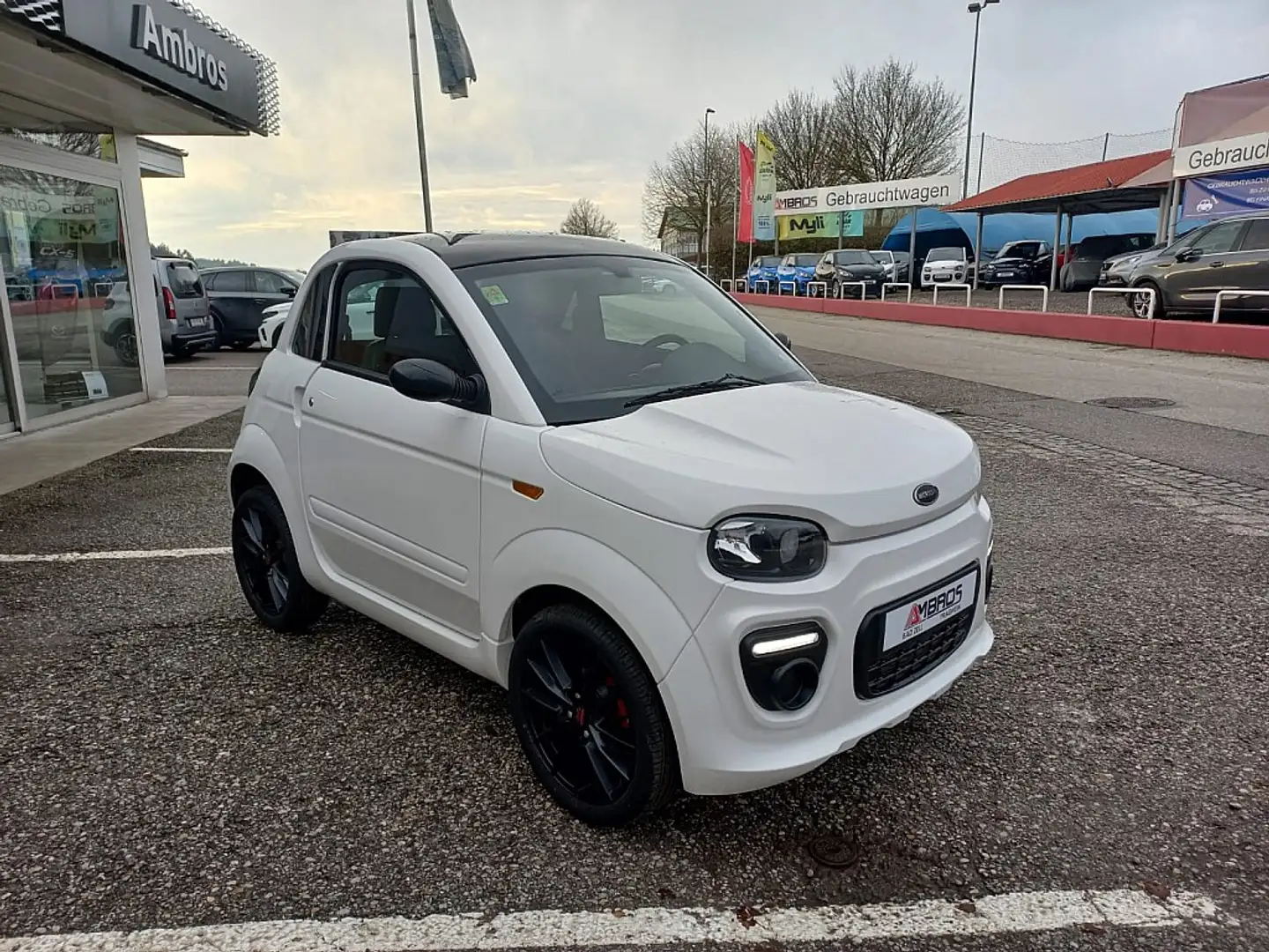 Microcar Due DUE 6 Initial + Alufelgen **Autofahren ab 15 Ja... Bílá - 1
