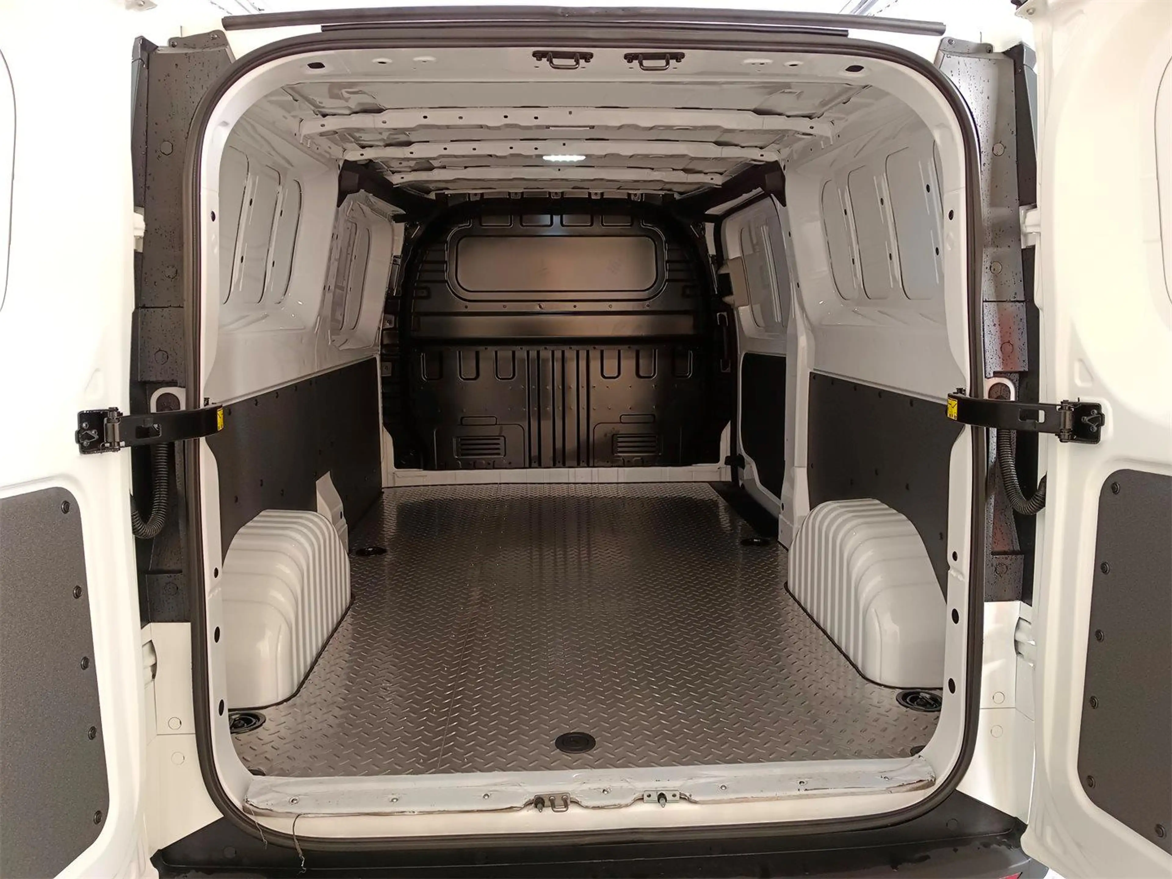 Maxus Deliver 7 *L2H1* — photo 7