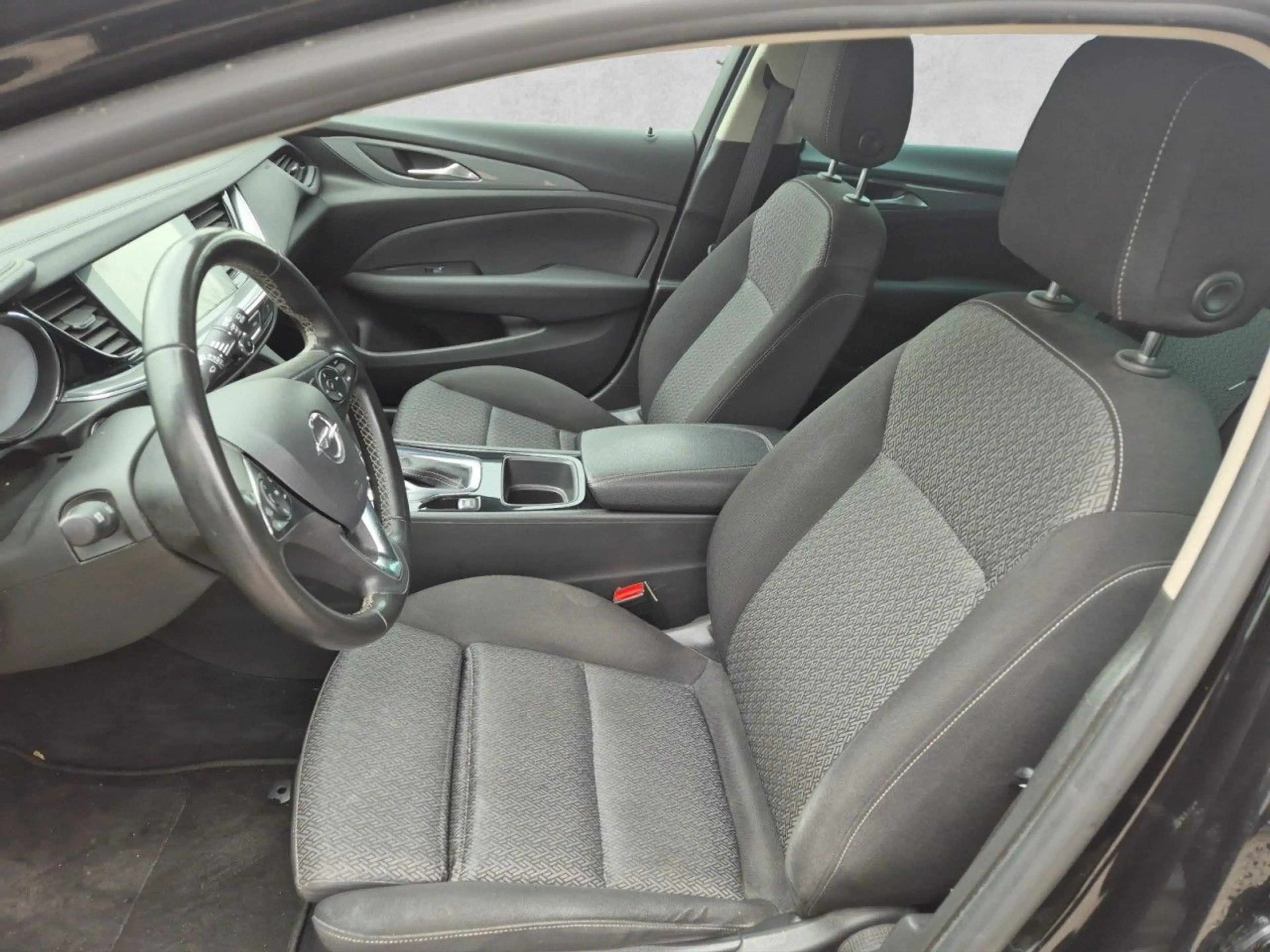 Opel Insignia B Sports Tourer - nur Händler / Gewerbe — photo 9