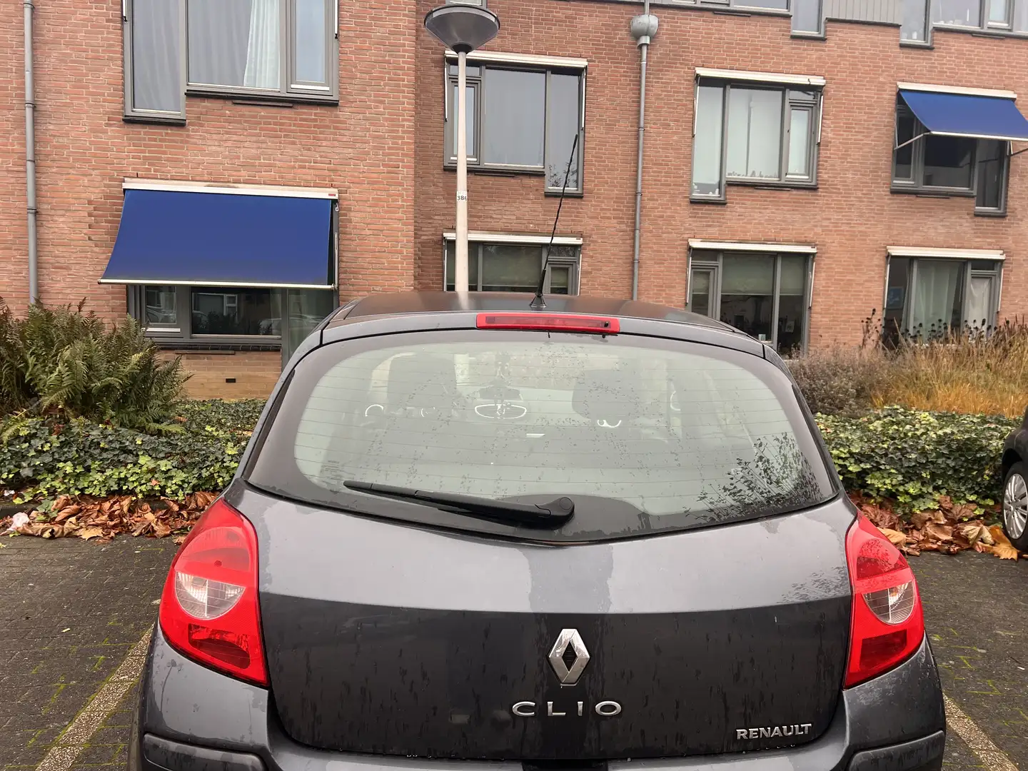 Renault Clio 1.6 16V ESP Aut. Edition Dynamique - 2