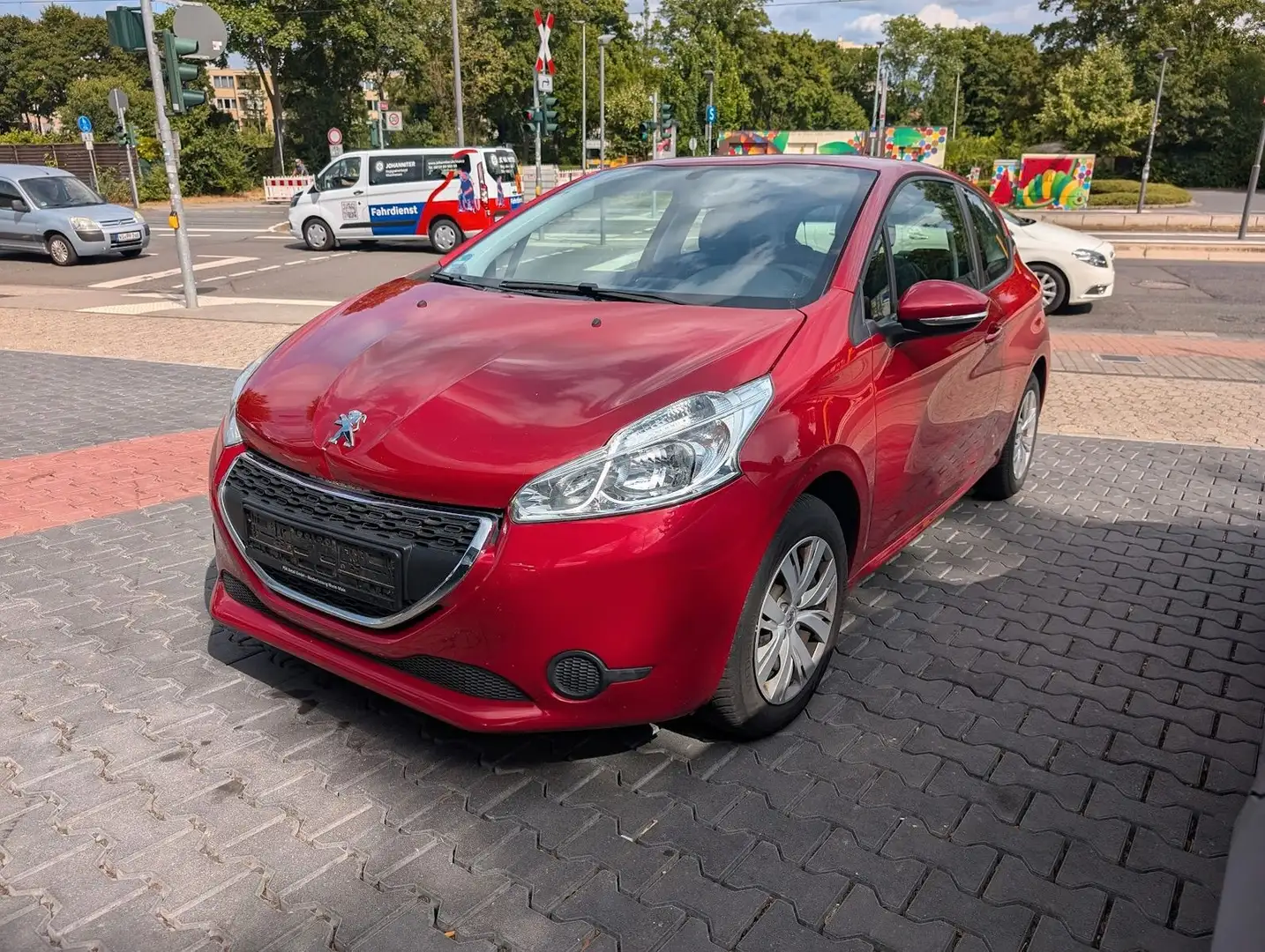 Peugeot 208 Active BT. PDC. Klima Rouge - 1
