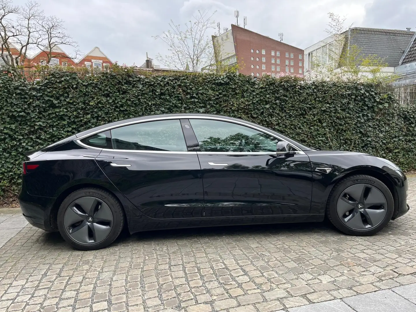 Tesla Model 3 Stnd.RWD Plus 60 kWh Zwart - 1