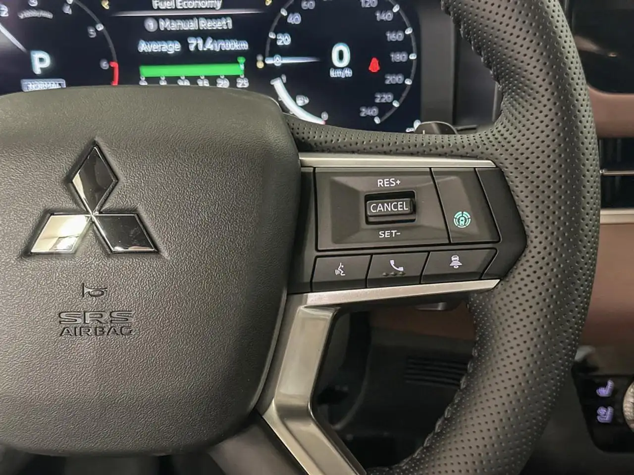 Mitsubishi Outlander снимка Mitsubishi Outlander