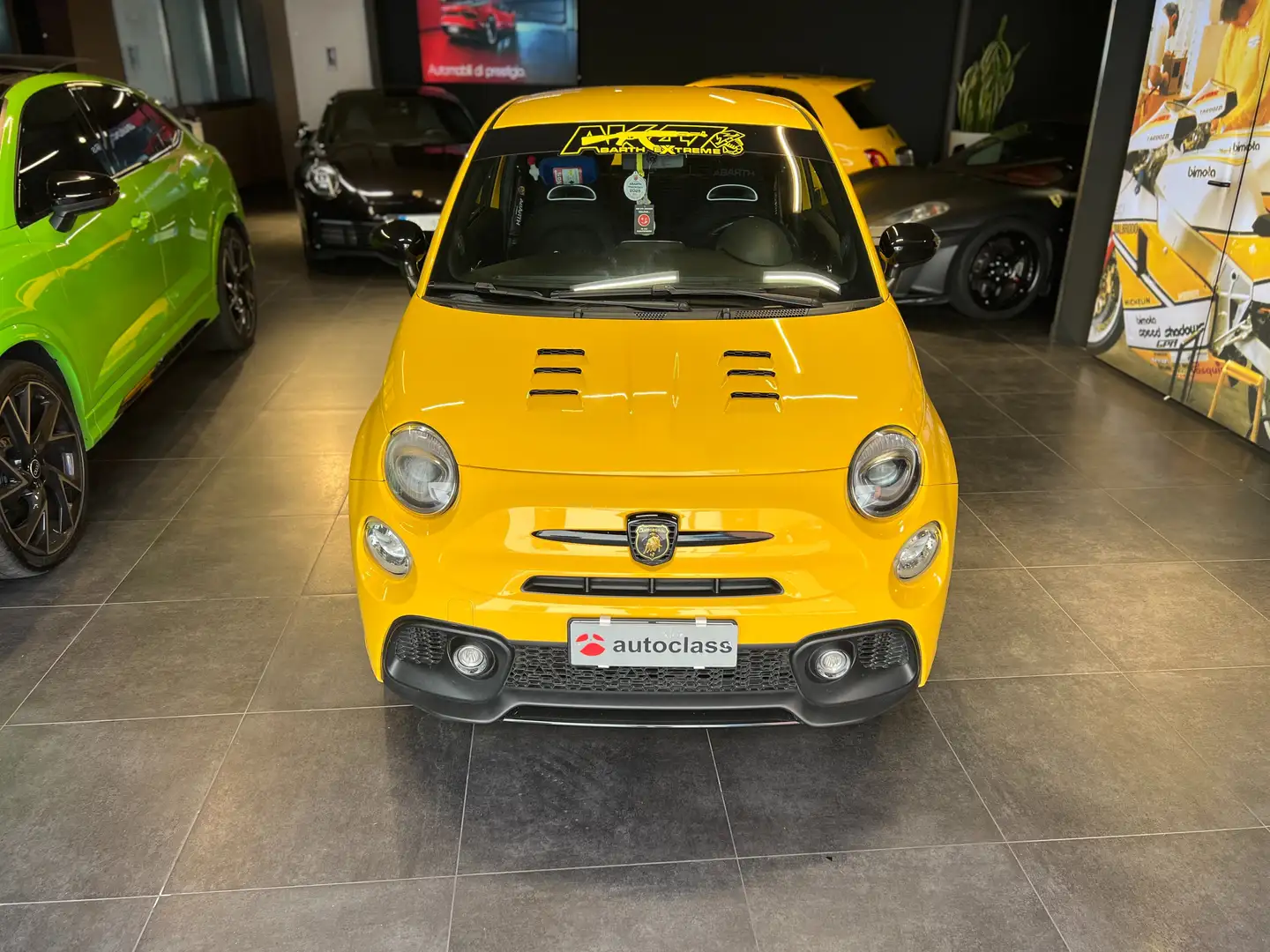 Abarth 595 595 1.4 t-jet Pista 160cv Tributo Lamborghini Geel - 2