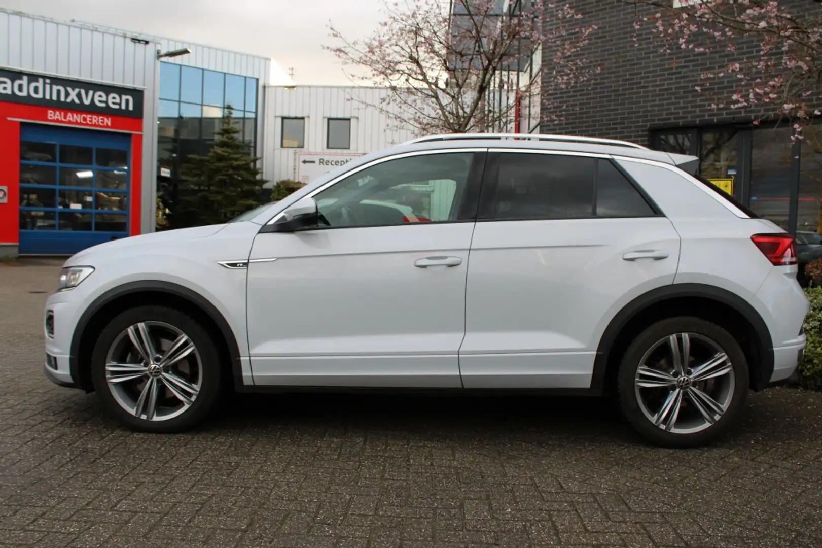 Volkswagen T-Roc 2.0 TSI DSG 4Motion R-Line x2 Virtual/Pano/Navi/Sa Wit - 2