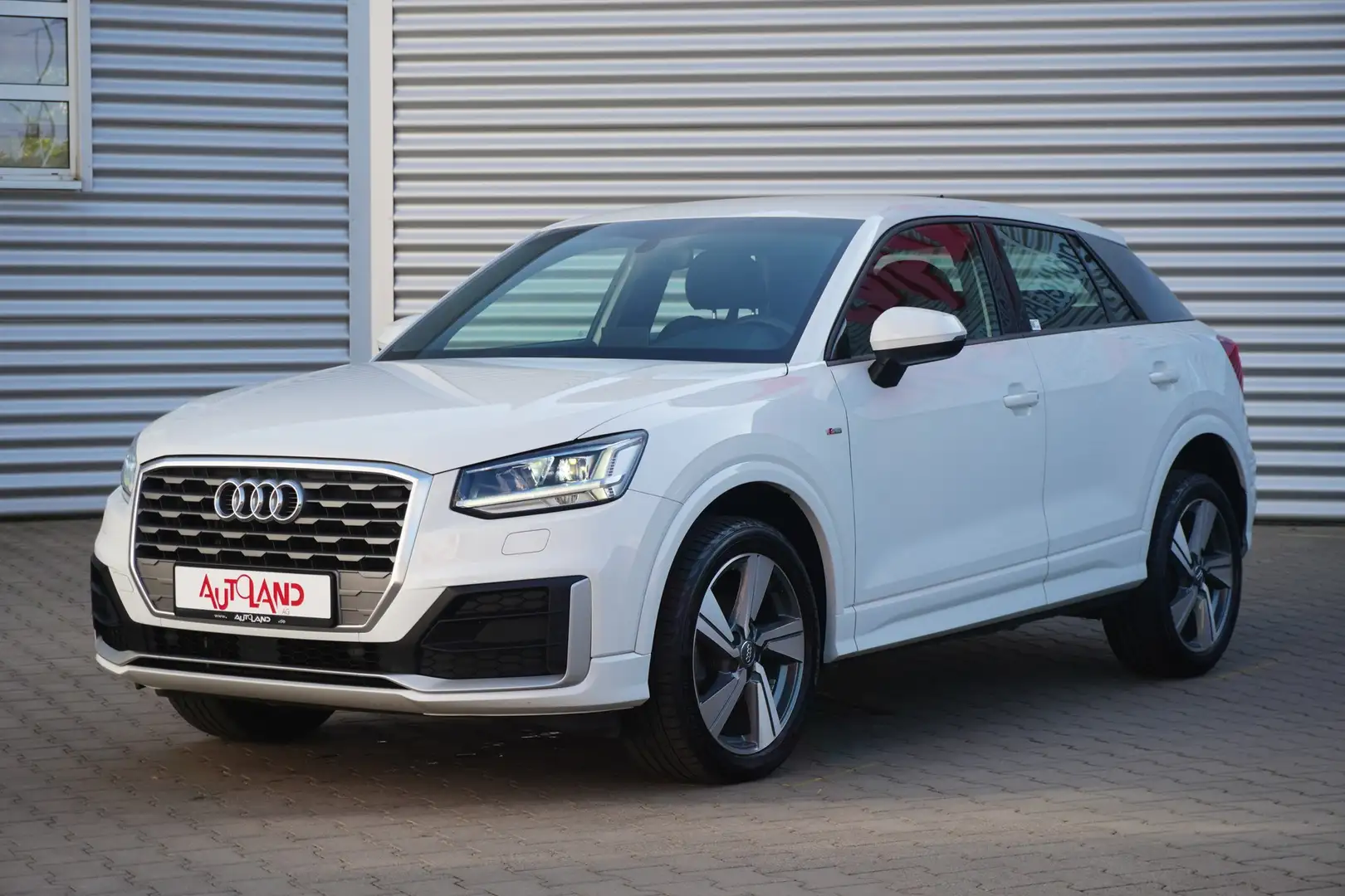 Audi Q2 35 1.5 TFSI S-tronic S-Line LED Navi Tempomat Weiß - 2