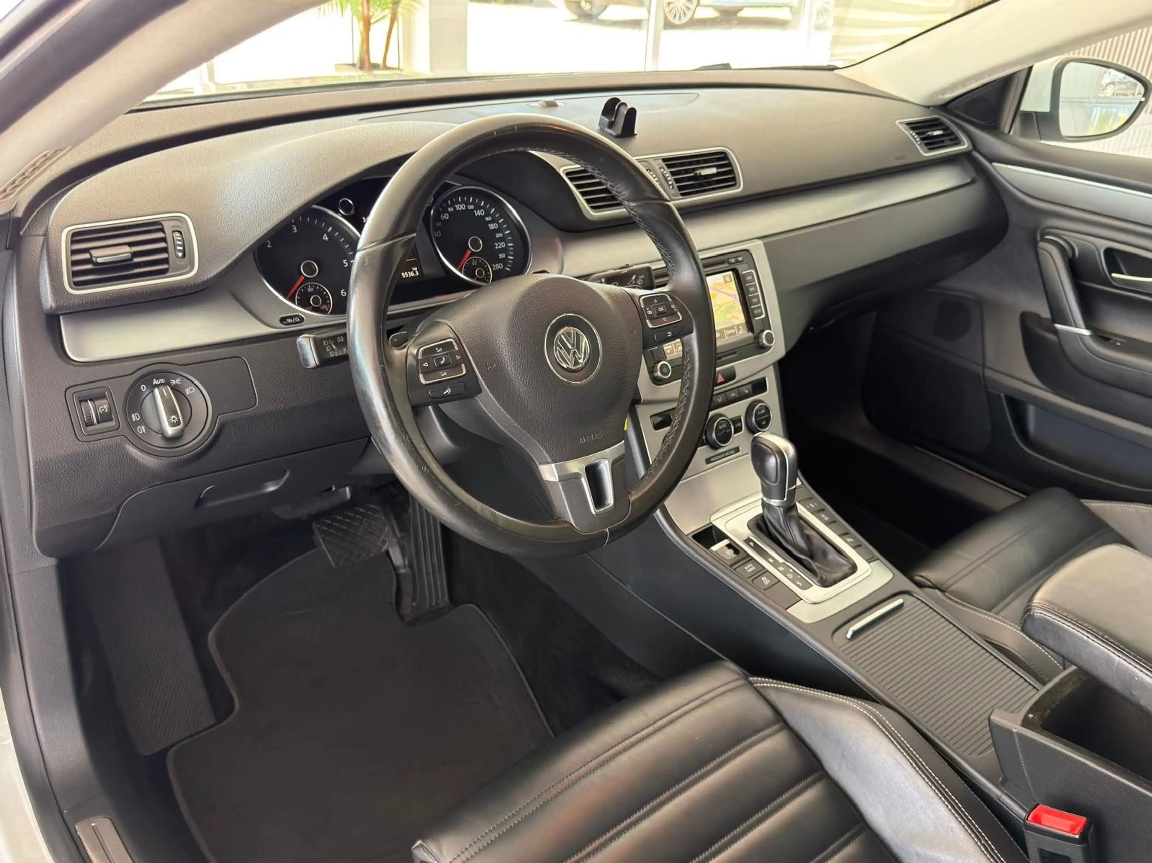 Volkswagen CC Automatik+Panorama+Navi+Kamera+Bi-Xenon+TOP! — photo 12