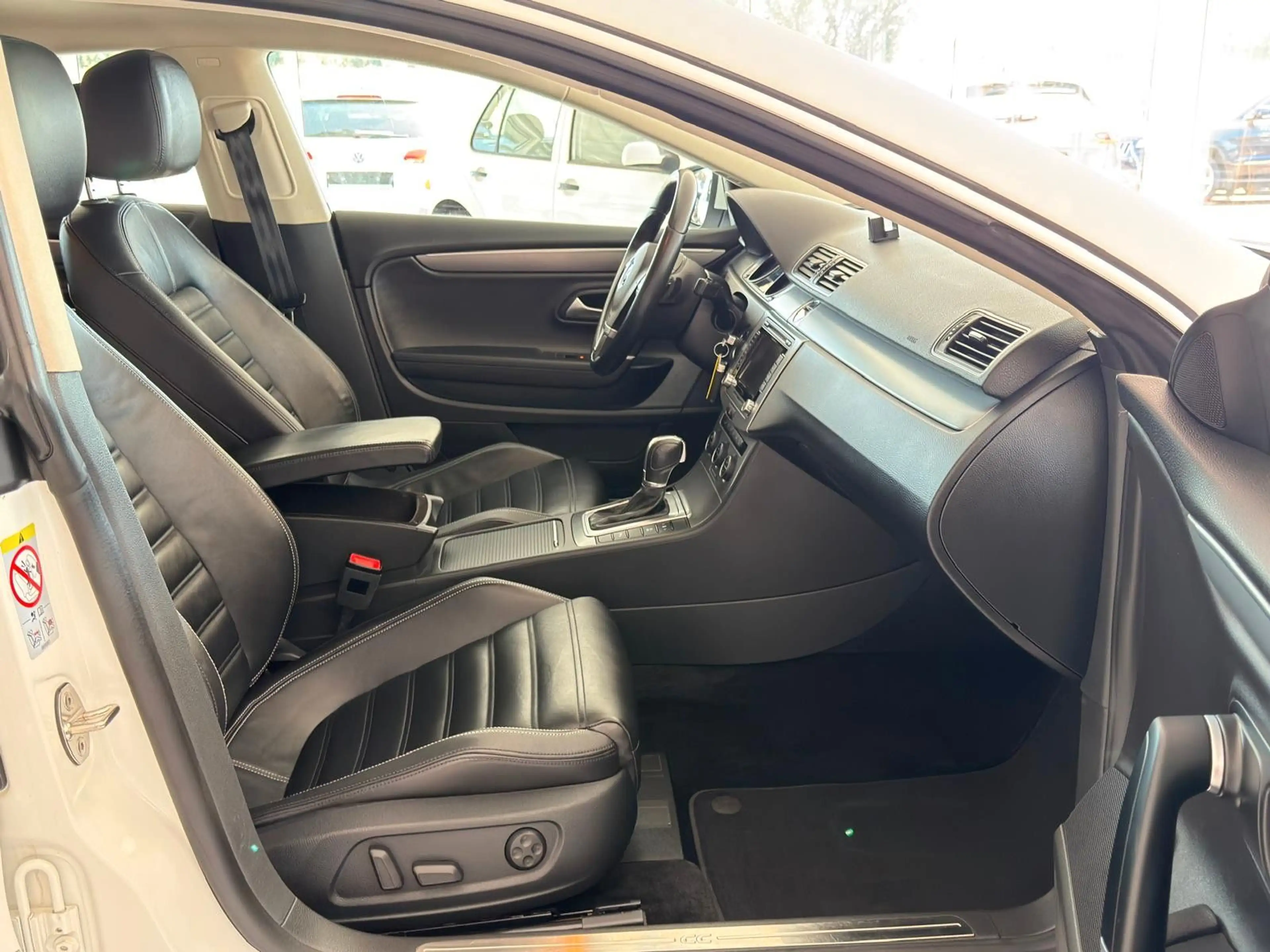 Volkswagen CC Automatik+Panorama+Navi+Kamera+Bi-Xenon+TOP! — photo 15