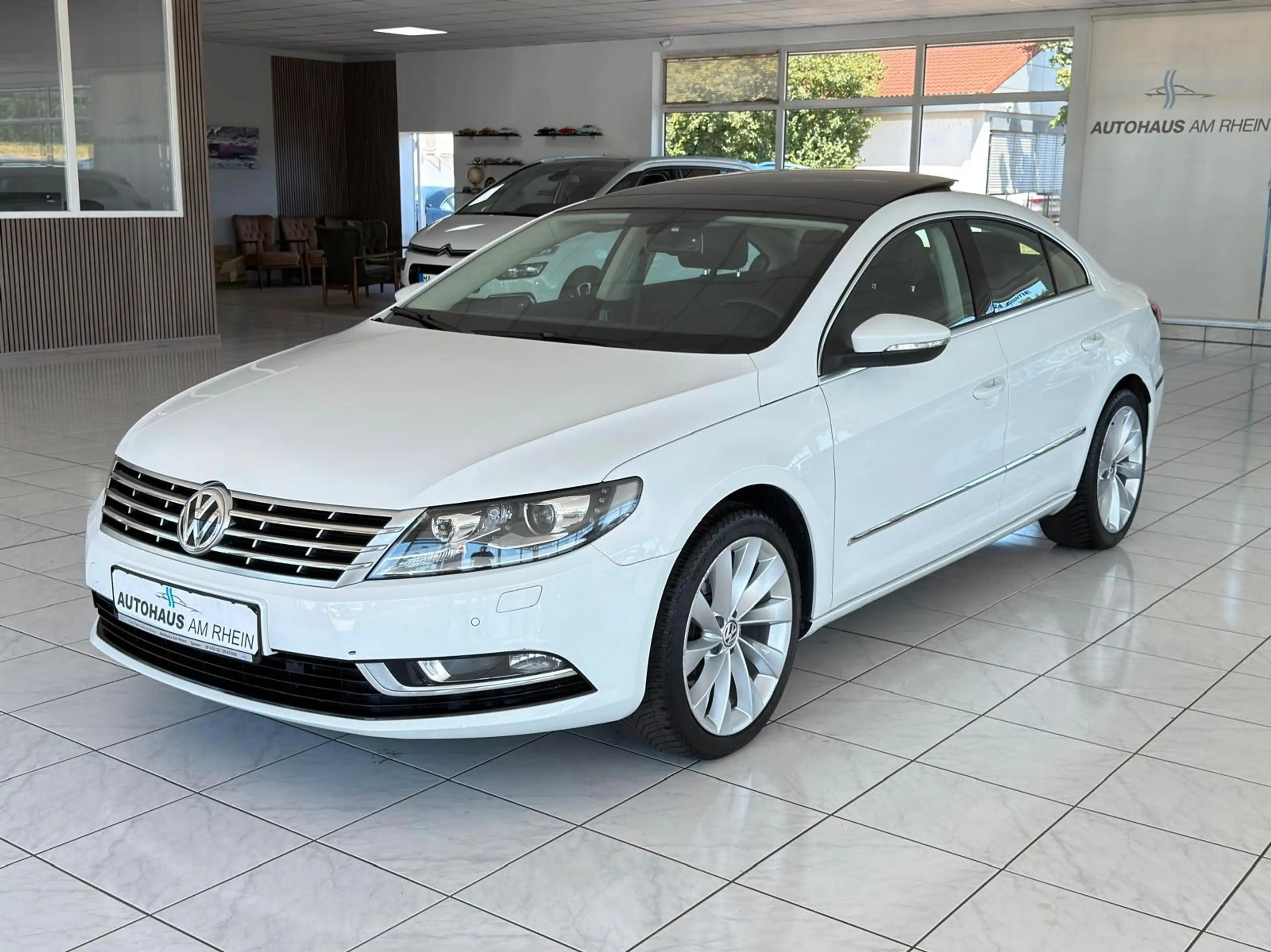 Volkswagen CC Automatik+Panorama+Navi+Kamera+Bi-Xenon+TOP! — photo 2
