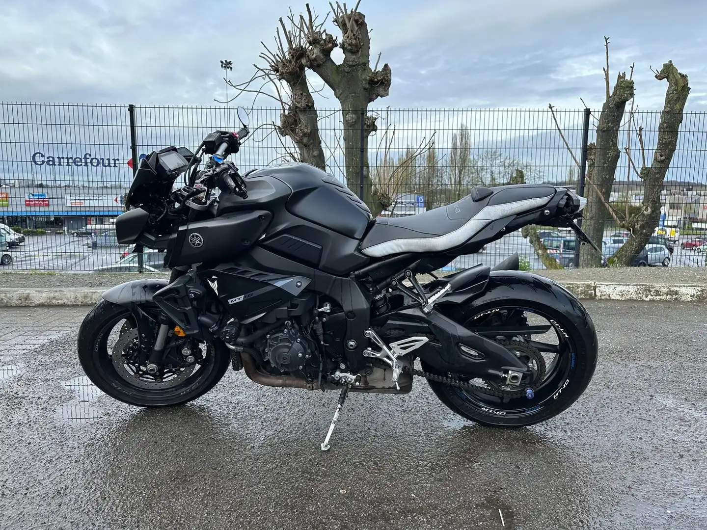 Yamaha MT-10 Zwart - 1