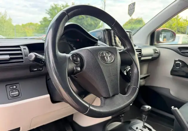 Toyota Iq view 8