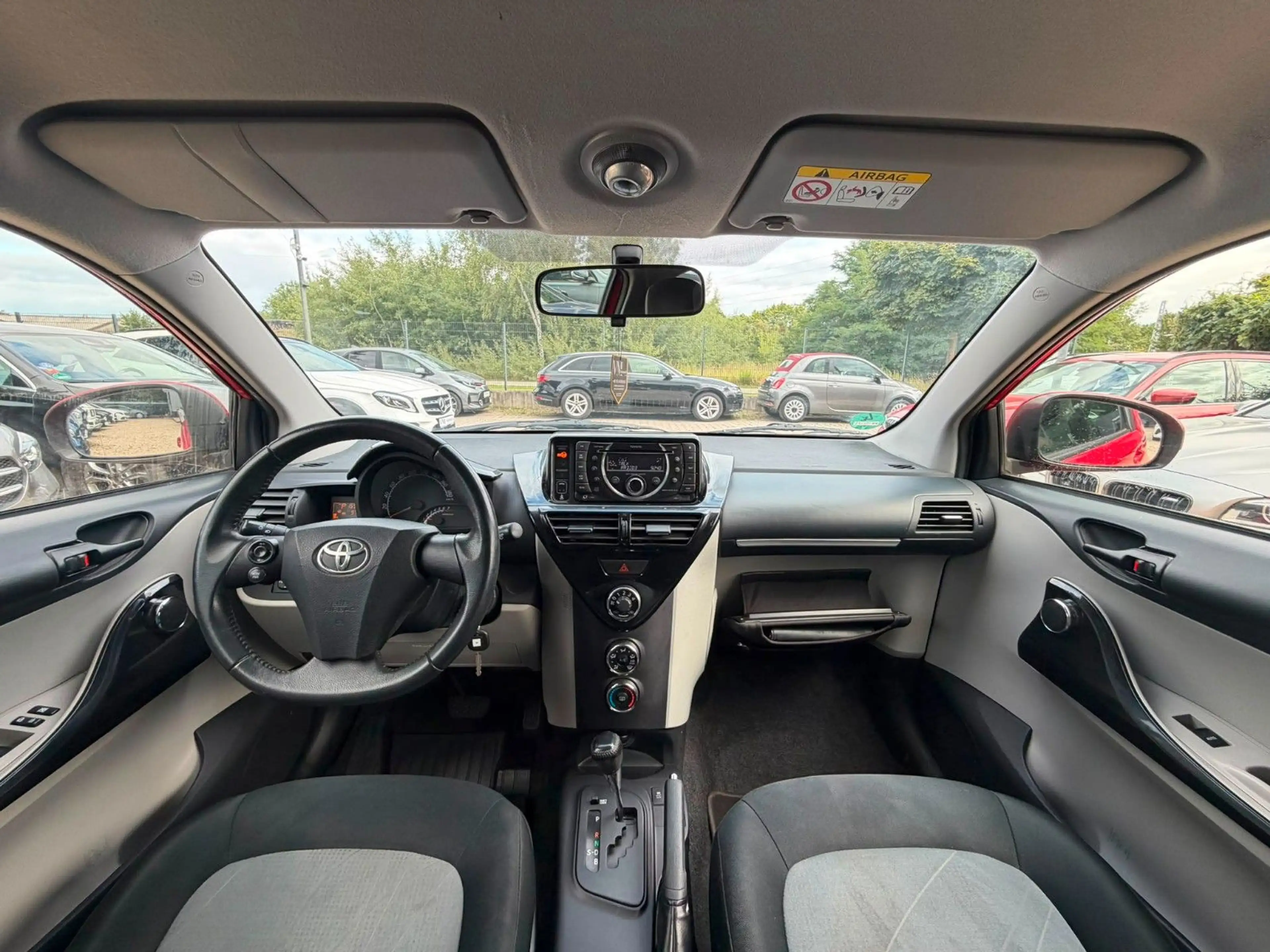 Toyota iQ Automatik Klima Allwetterreifen — photo 7