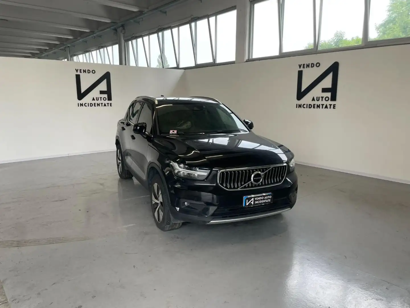 Volvo XC40 T5 RECHARGE PLUG-IN HYBRID INSCRIPTION EXPRESSION Noir - 1
