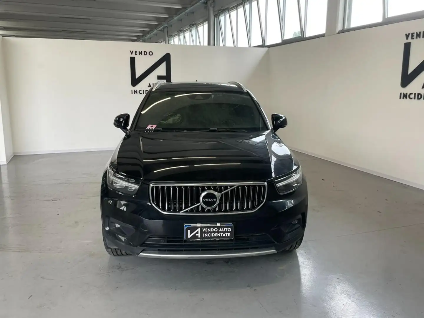 Volvo XC40 T5 RECHARGE PLUG-IN HYBRID INSCRIPTION EXPRESSION Noir - 2