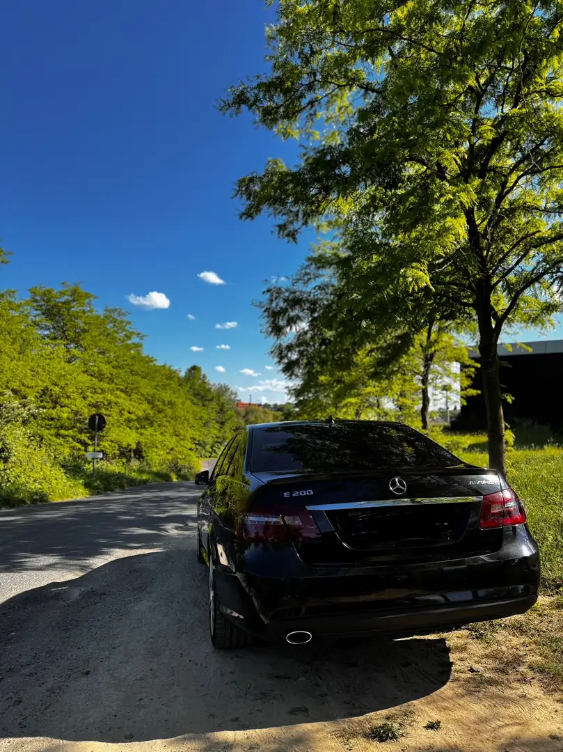 Mercedes-Benz E 200 tres propre - 2