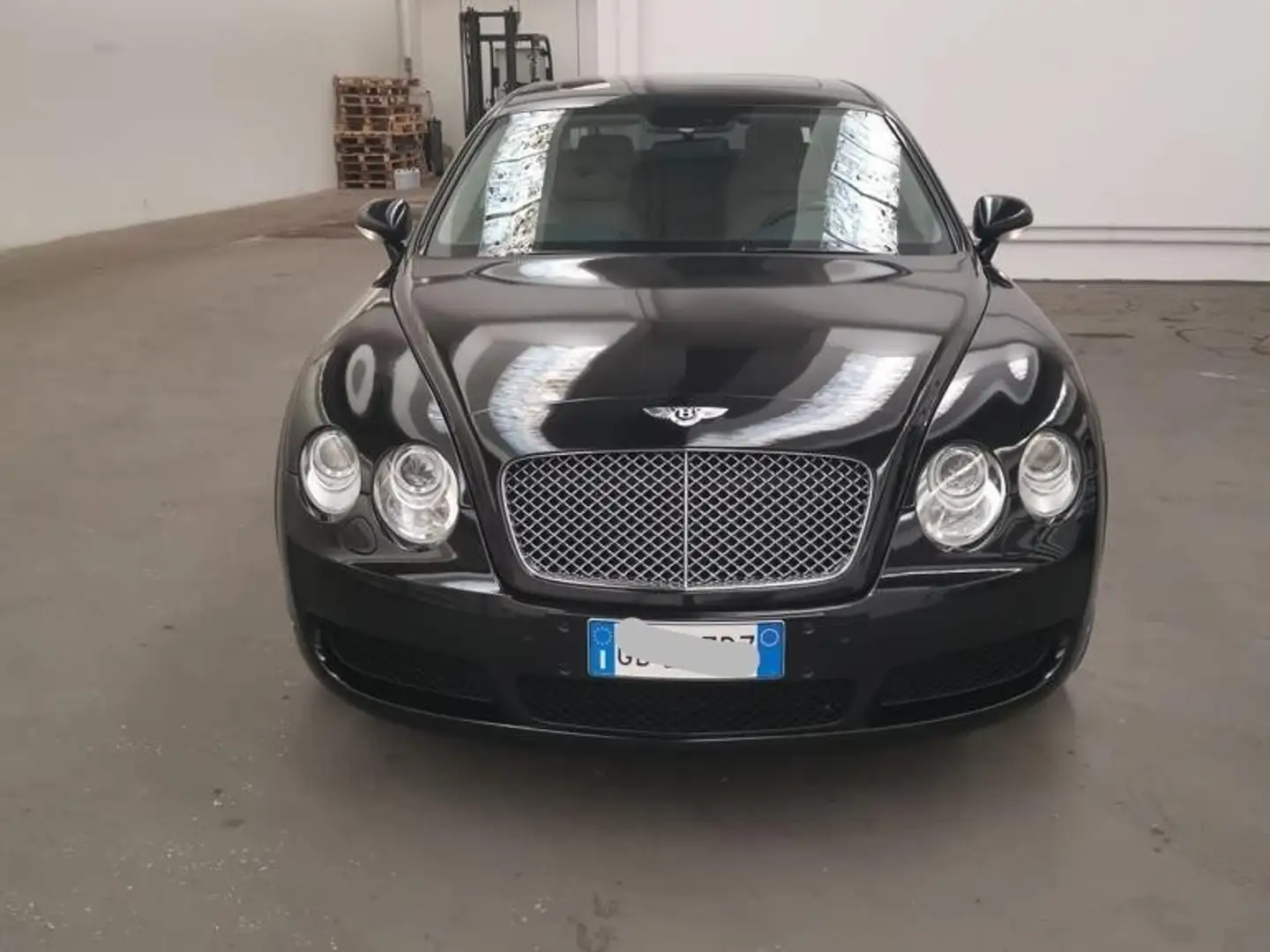 Bentley Continental v12 6.0 Flying Spur Mulliner Чорний - 2