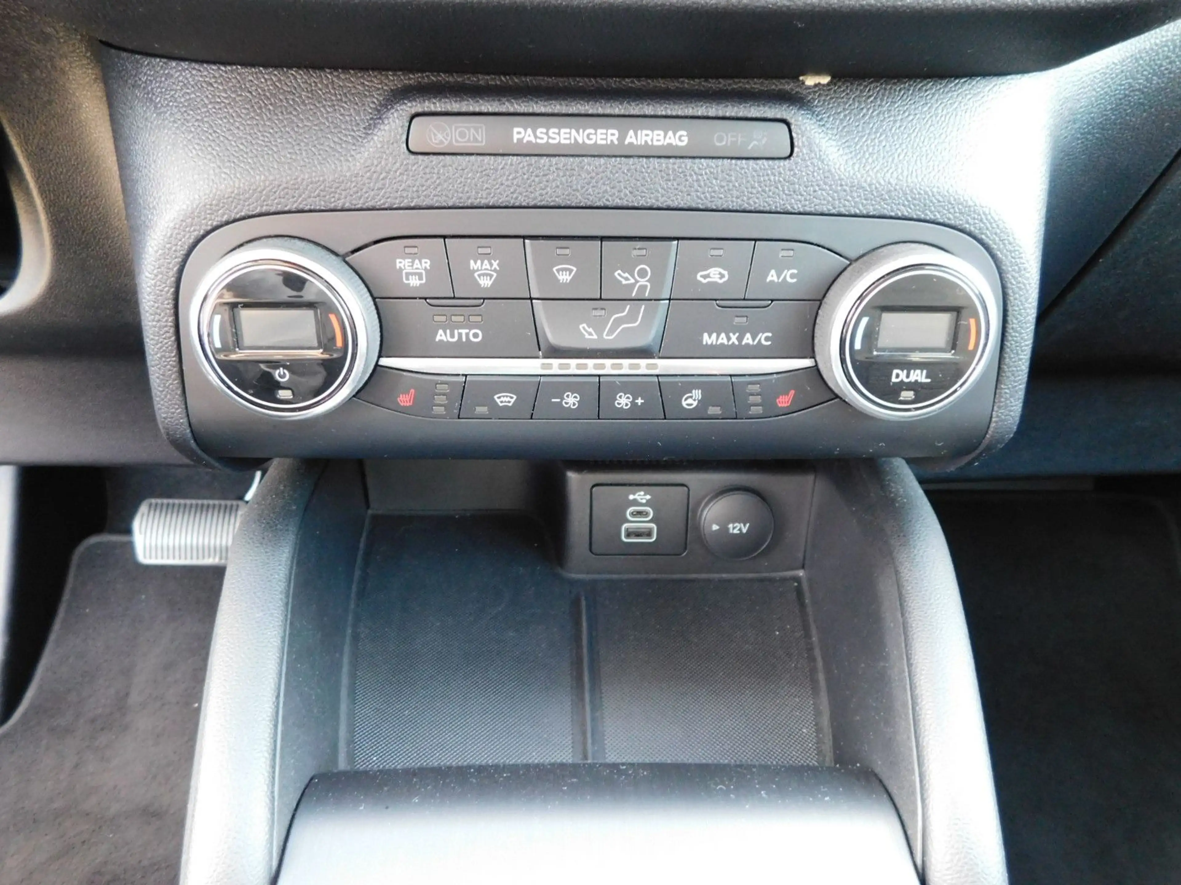 Ford Kuga Titanium 1.5 EcoBlue Panodach/AHK/Navi — photo 15