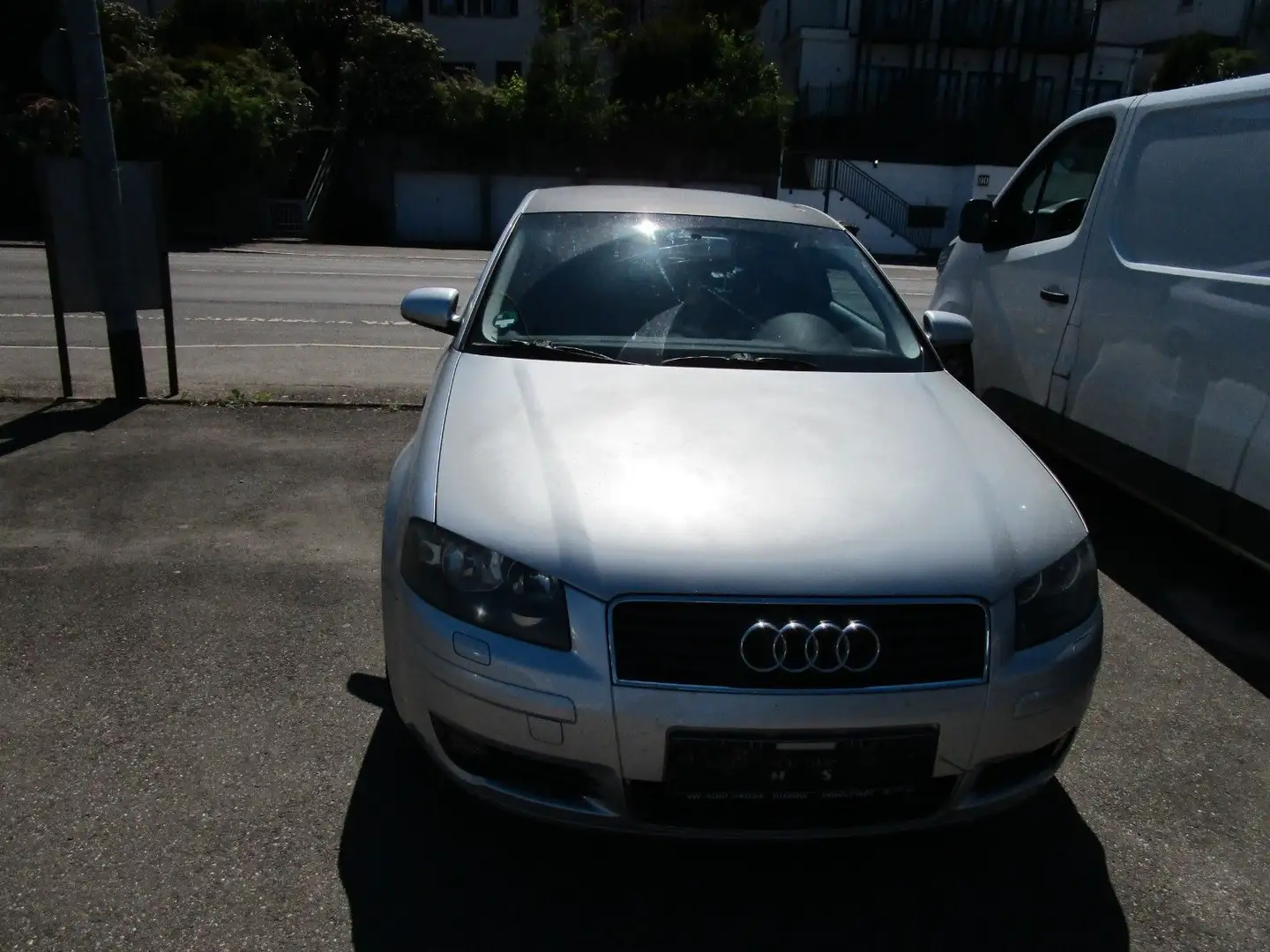 Audi A3 1.6 FSI *KLIMAAUTOMATIK*SERVO*el.FH* Argintiu - 2