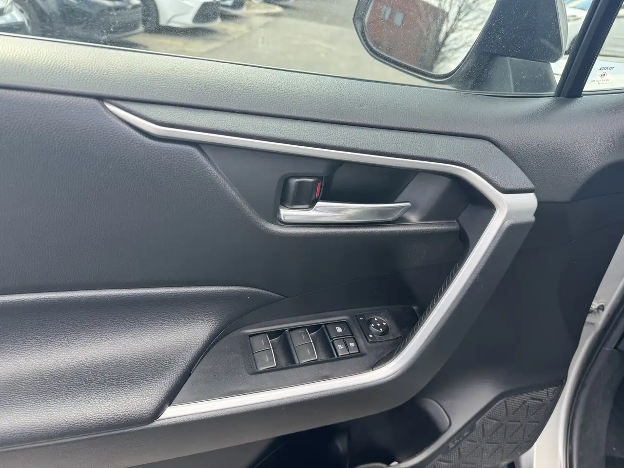 Toyota RAV 4 снимка Toyota RAV 4