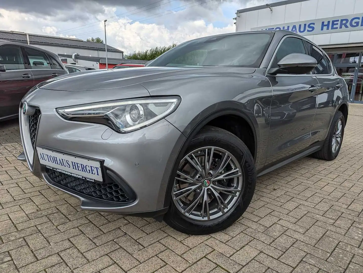 Alfa Romeo Stelvio 2.0 Turbo AT8-Q4 Super 2.Hand/Alfa-Scheckheft/RFK/ Grau - 1