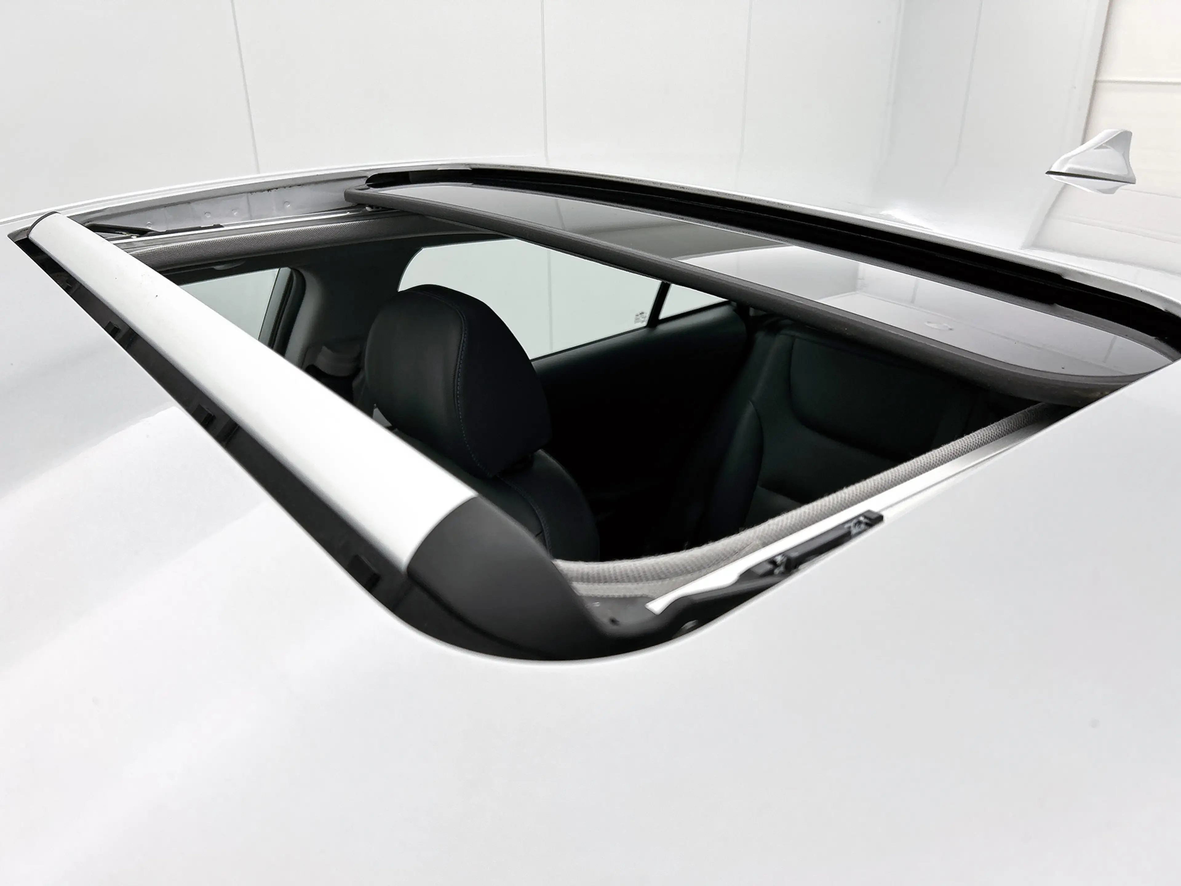 Hyundai IONIQ 1.6 GDi Premium | Origineel NL | Leder | Elektrisc — photo 14